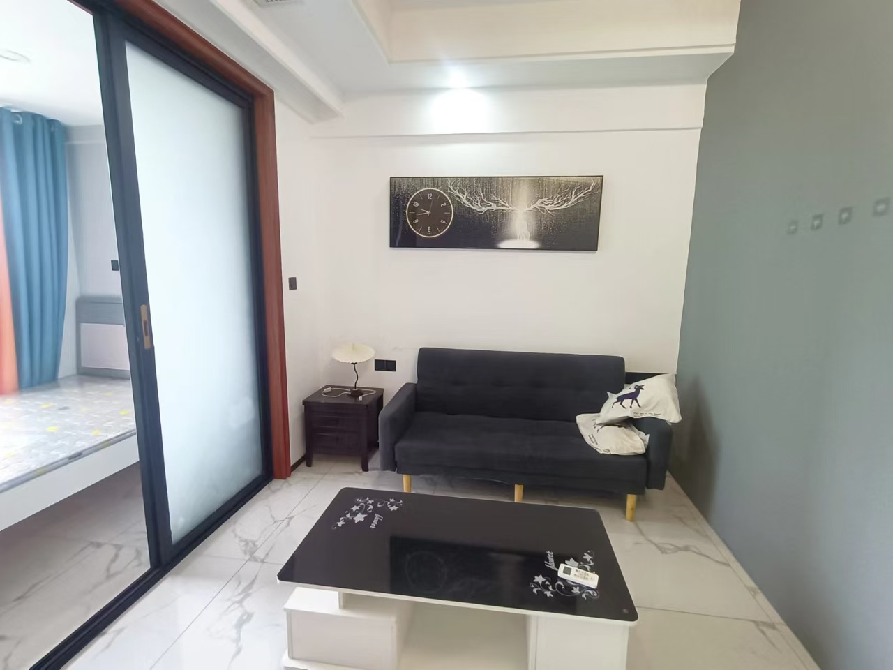 乾坤吉祥花园 2室1厅1卫 1500.0元/月 乾坤吉祥花园 2室1厅1卫 1500.0元/月室内图