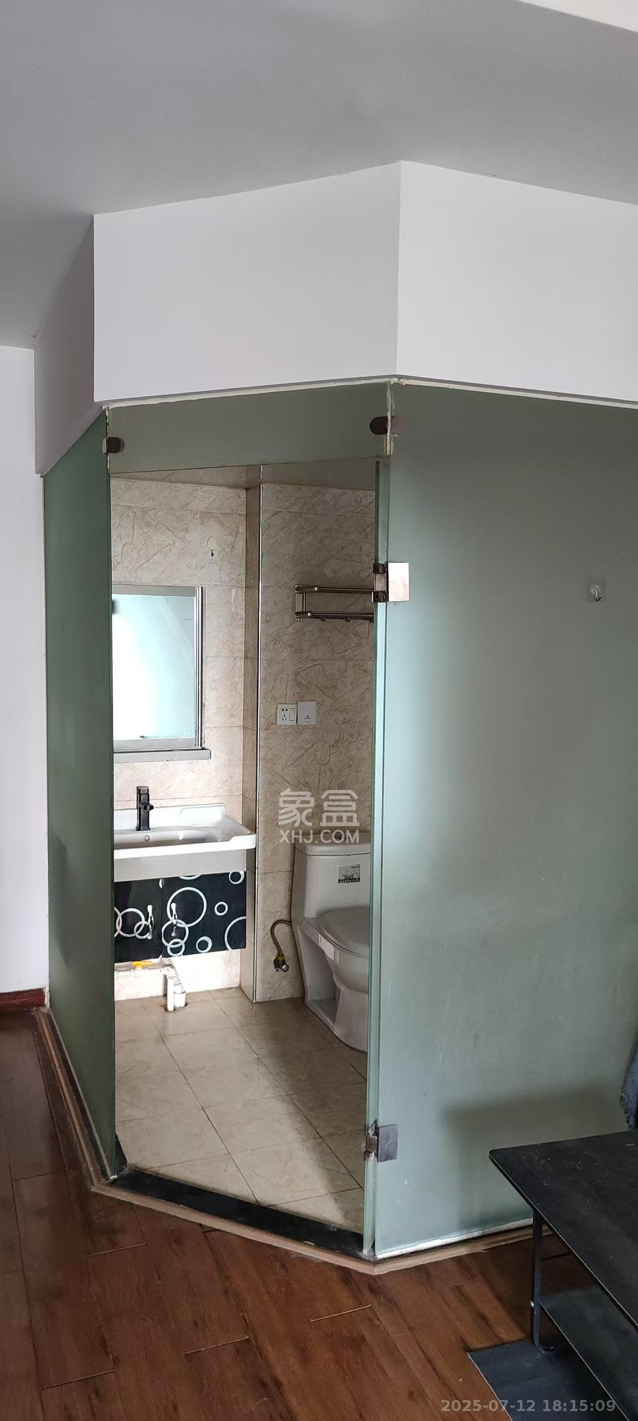 和隆花半里  1室1厅1卫    1500.0元/月 和隆花半里  1室1厅1卫    1500.0元/月室内图