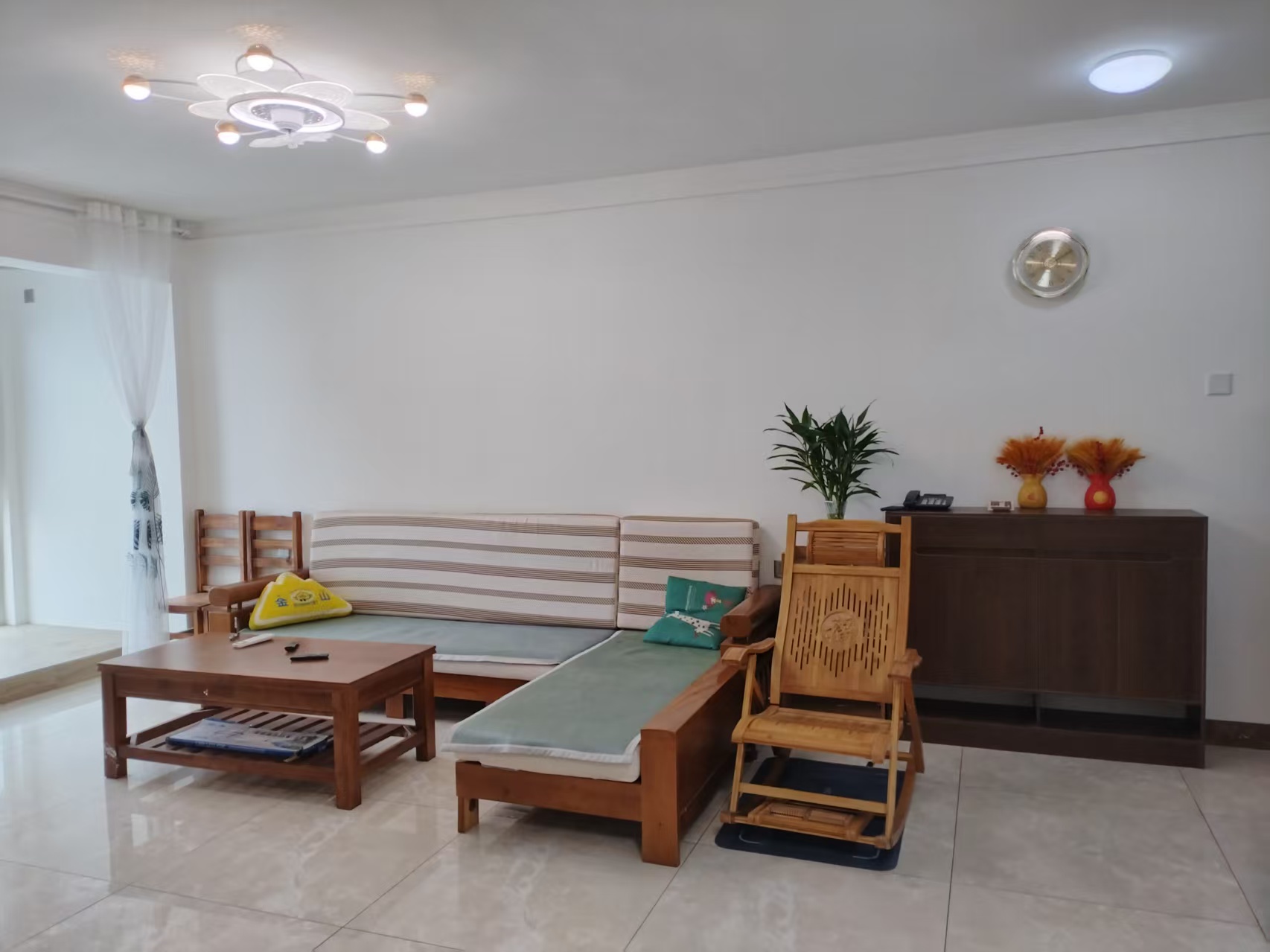 宇建城市花园  3室2厅2卫    2500.0元/月室内图