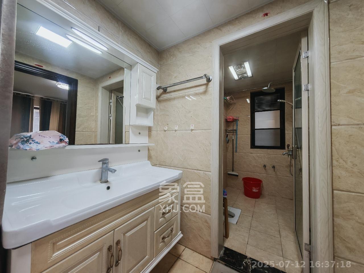 金茂梅溪湖 2室2厅1卫 2700.0元/月 金茂梅溪湖 2室2厅1卫 2700.0元/月室内图