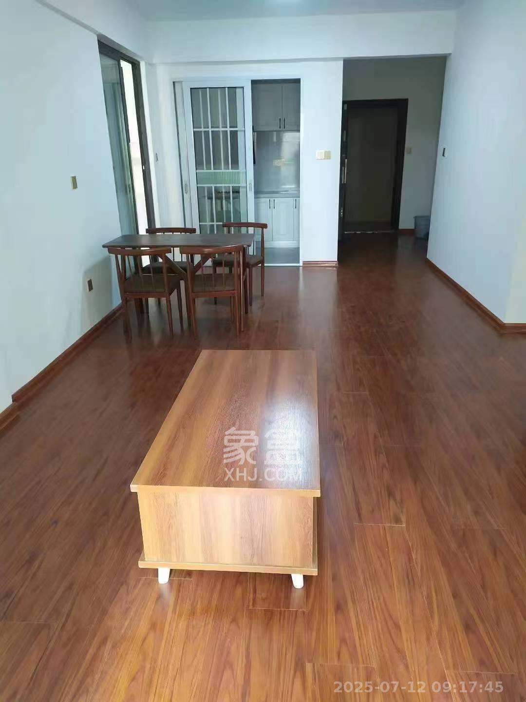 长房云时代  3室2厅1卫   2600.00元/月室内图