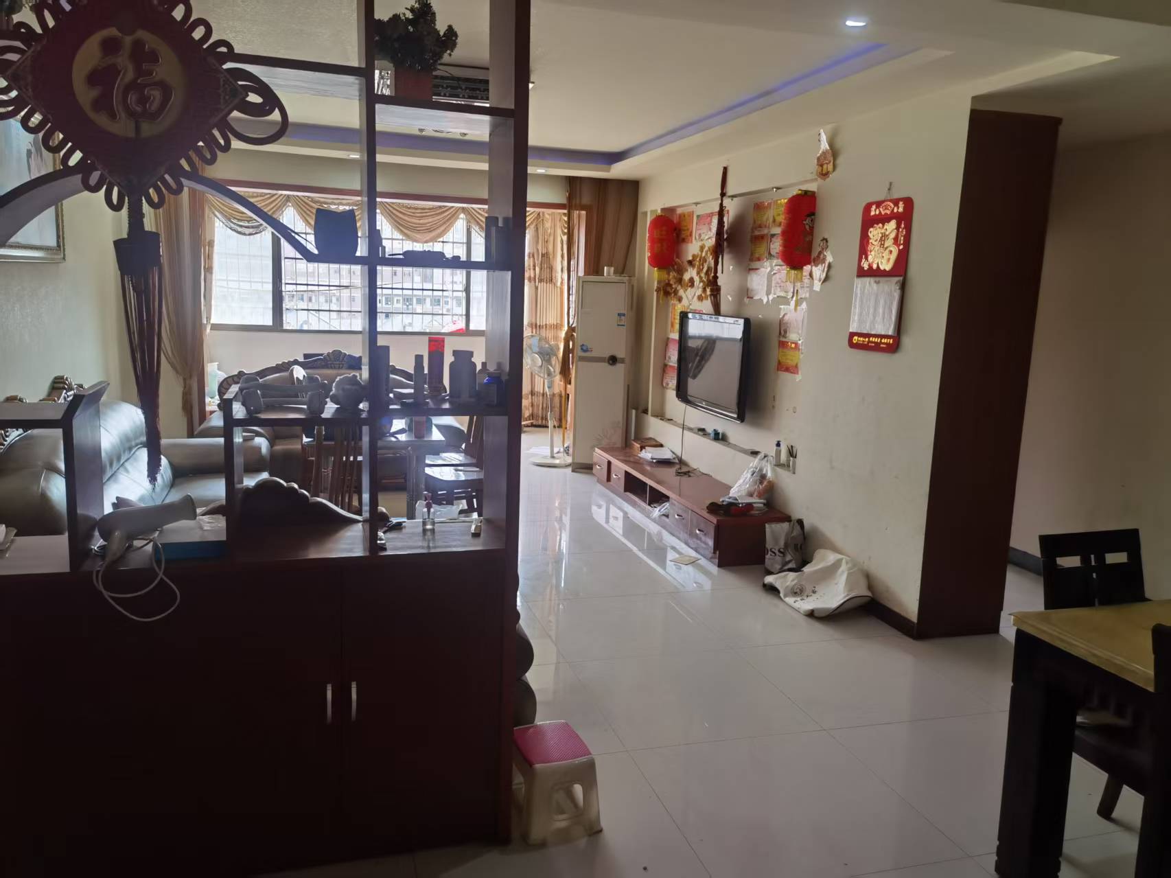 君悦华府  3室2厅2卫   72.80万