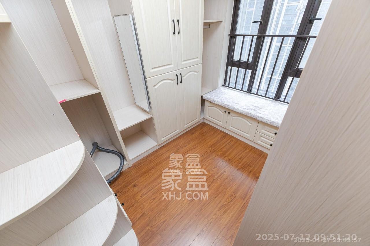 时代倾城二期  3室2厅2卫   2200.00元/月室内图