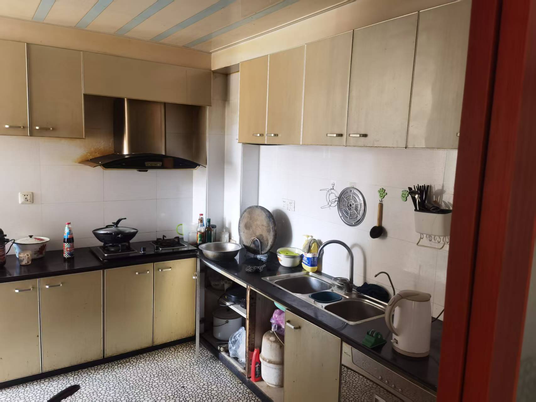 君悦华府 3室2厅2卫 72.80万 君悦华府 3室2厅2卫 72.80万厨房