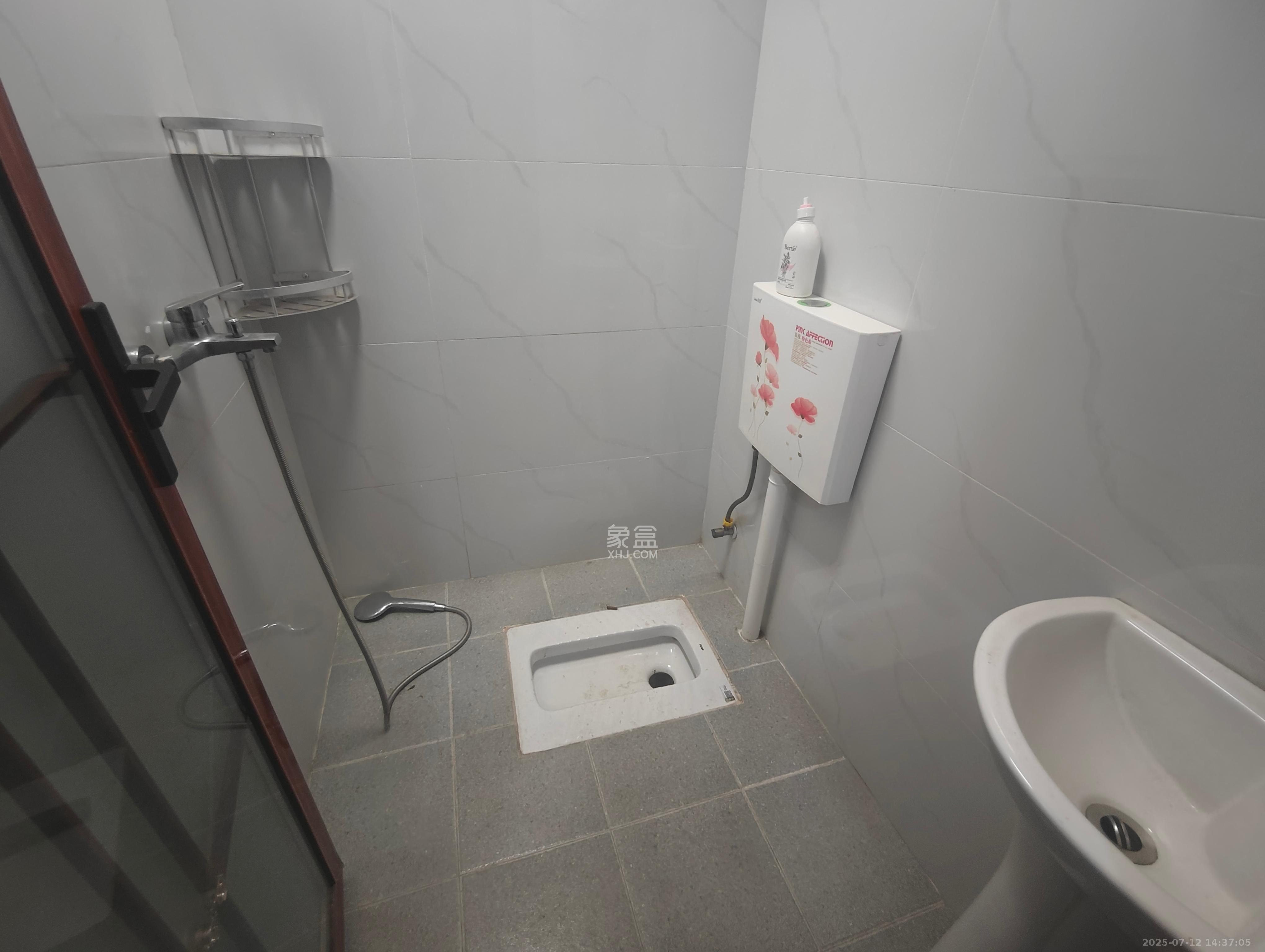 水渡河市场（海鲜市场）  1室1厅1卫   1200.00元/月室内图