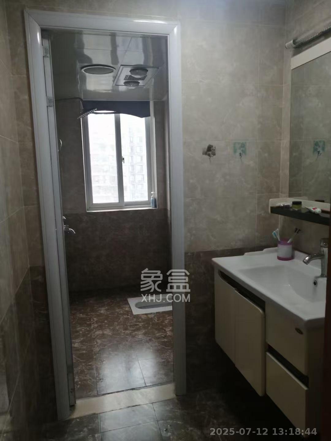 先锋东外滩  3室2厅2卫    2700.0元/月 先锋东外滩  3室2厅2卫    2700.0元/月室内图