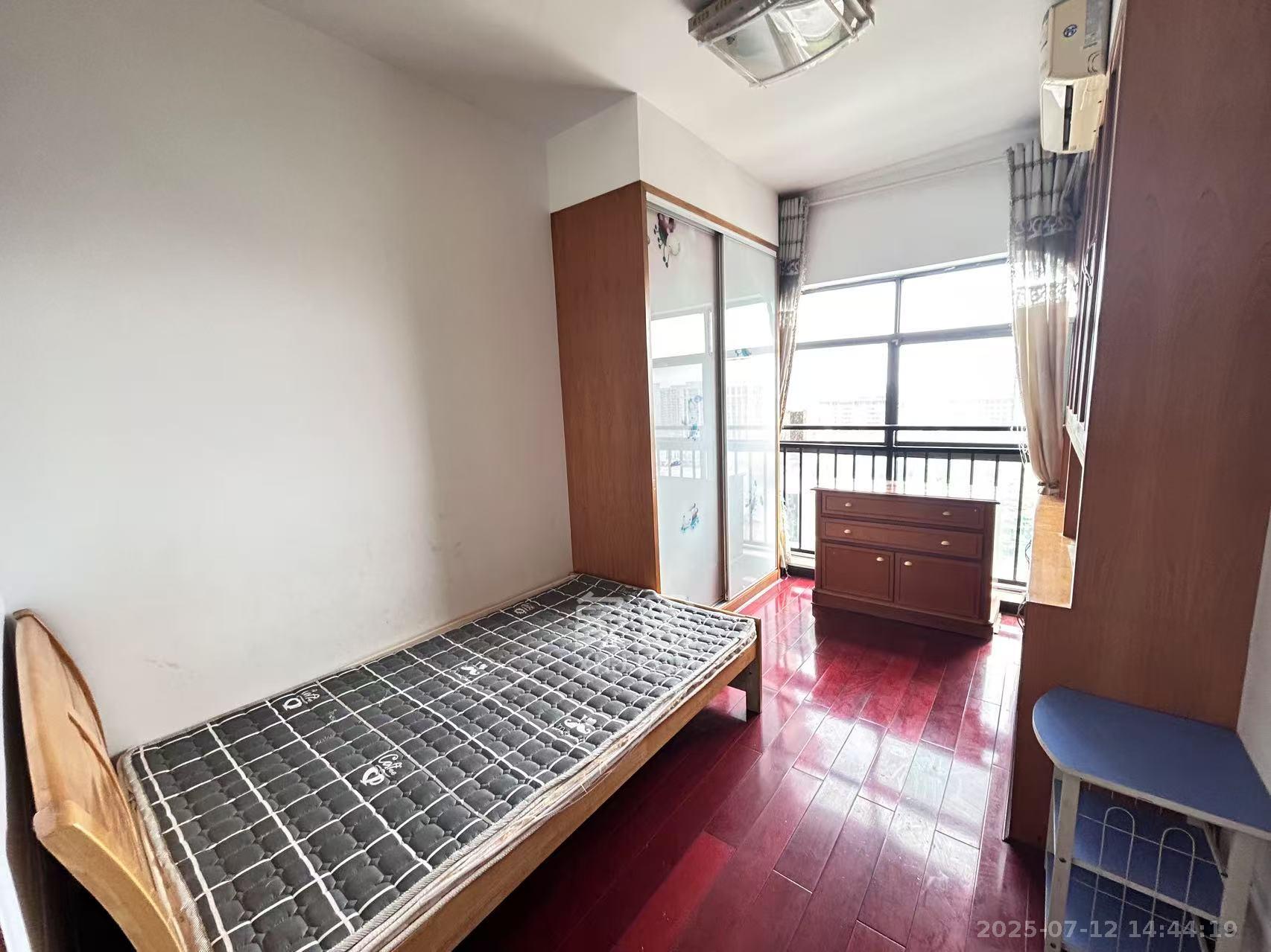 格兰小镇  3室2厅2卫    2000.0元/月 格兰小镇  3室2厅2卫    2000.0元/月室内图