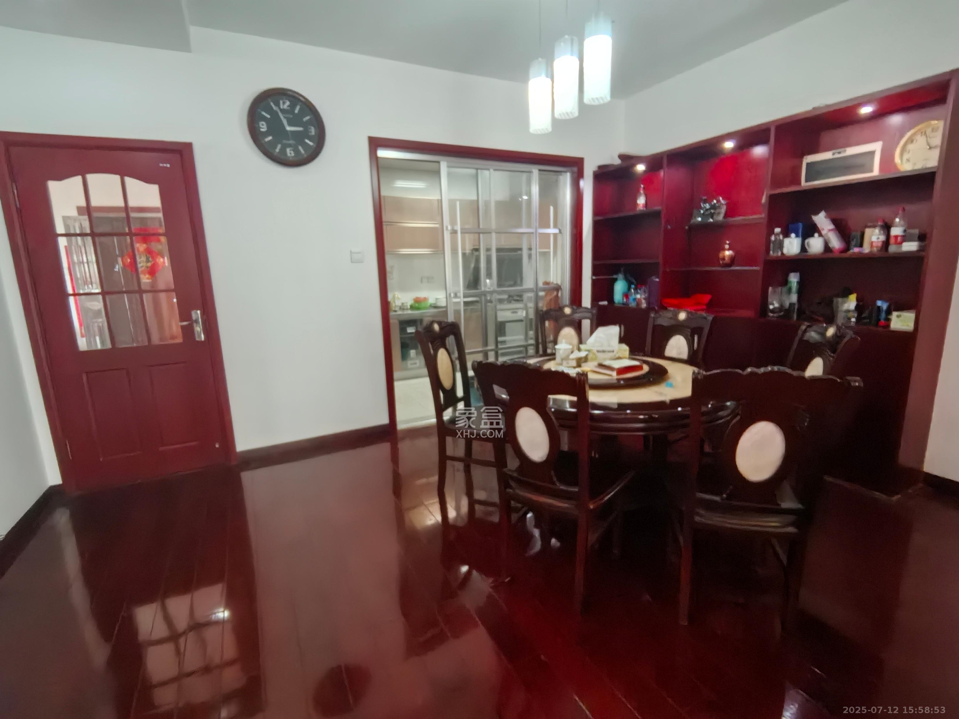 枫雅名苑  5室2厅2卫    4500.0元/月 枫雅名苑  5室2厅2卫    4500.0元/月室内图