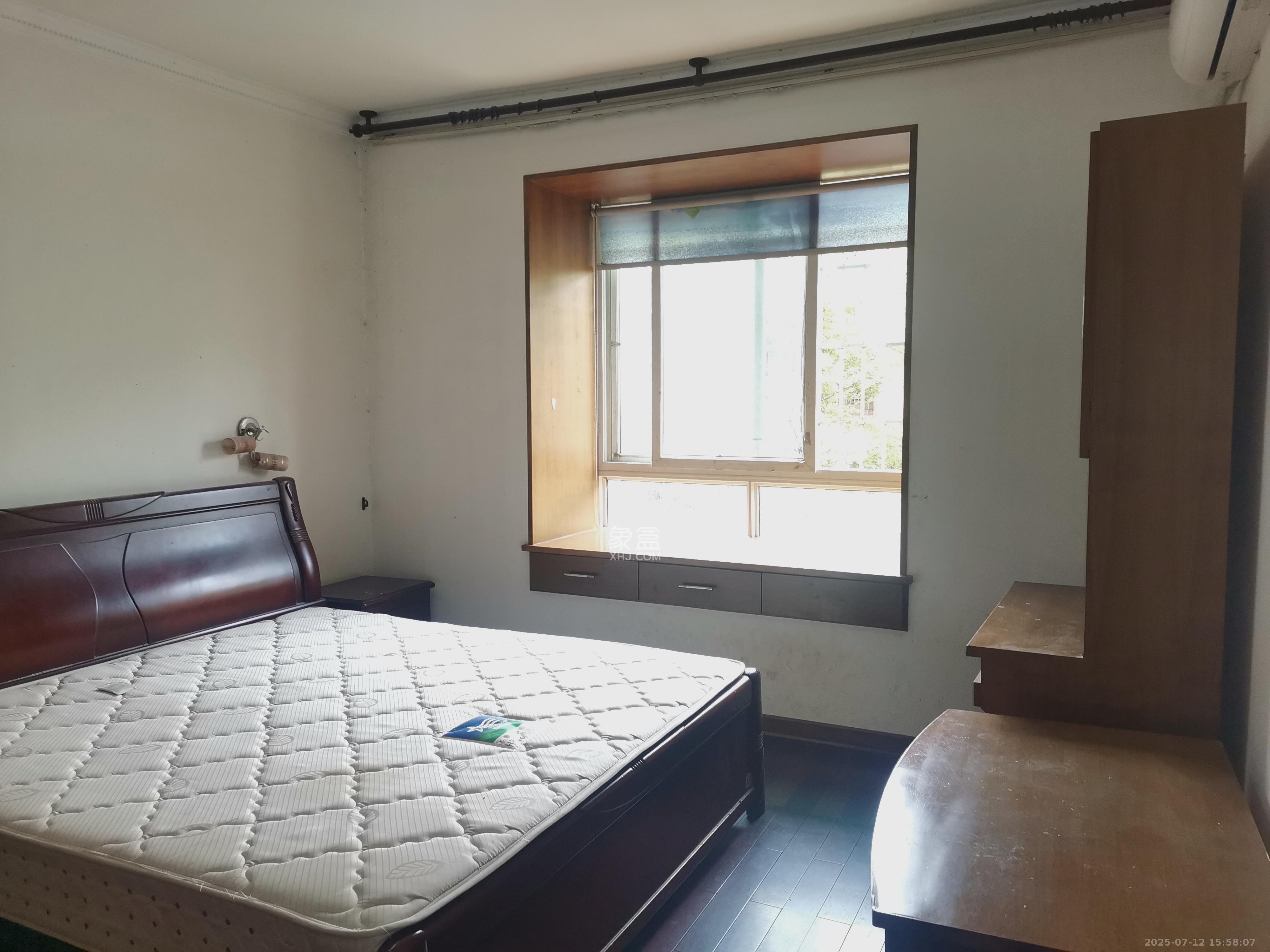 翡翠林居  3室2厅1卫   2200.00元/月室内图