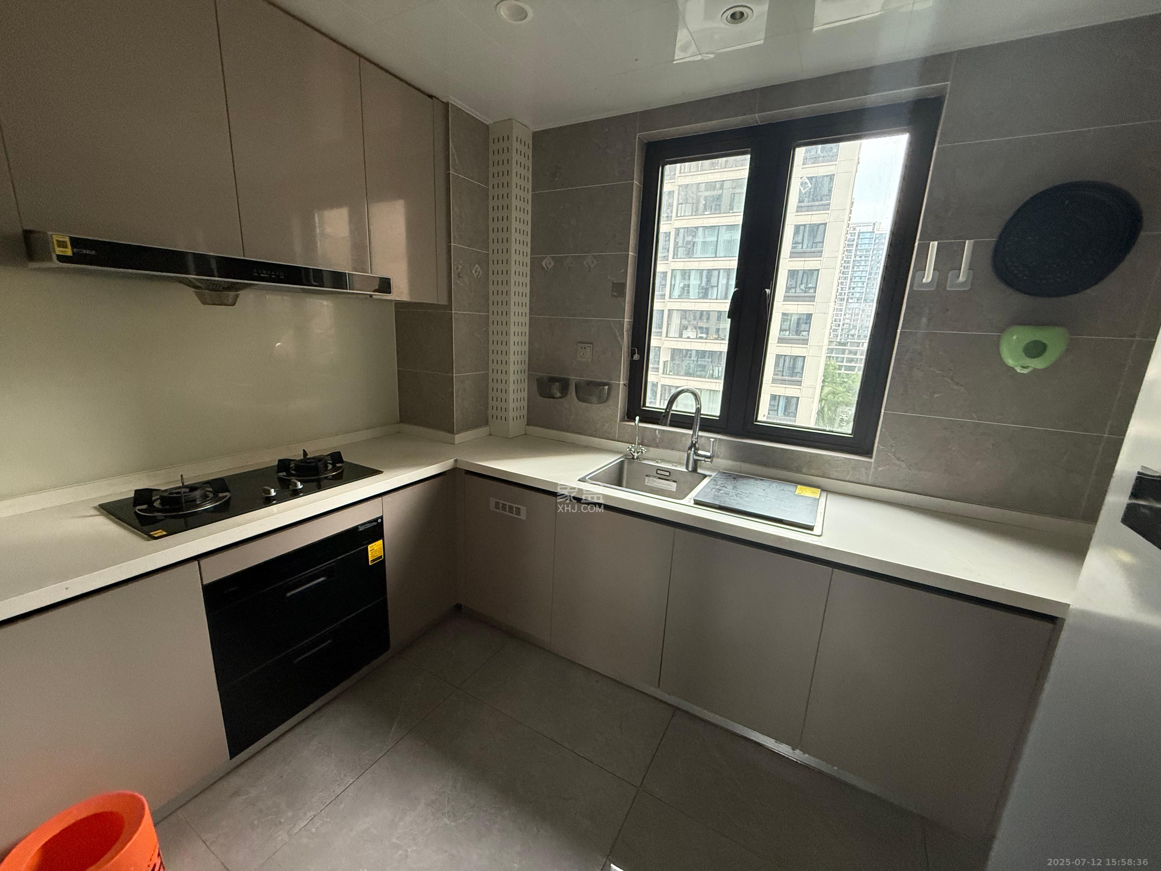 东原麓印长江E区  4室2厅2卫    4498.0元/月 东原麓印长江E区  4室2厅2卫    4498.0元/月室内图