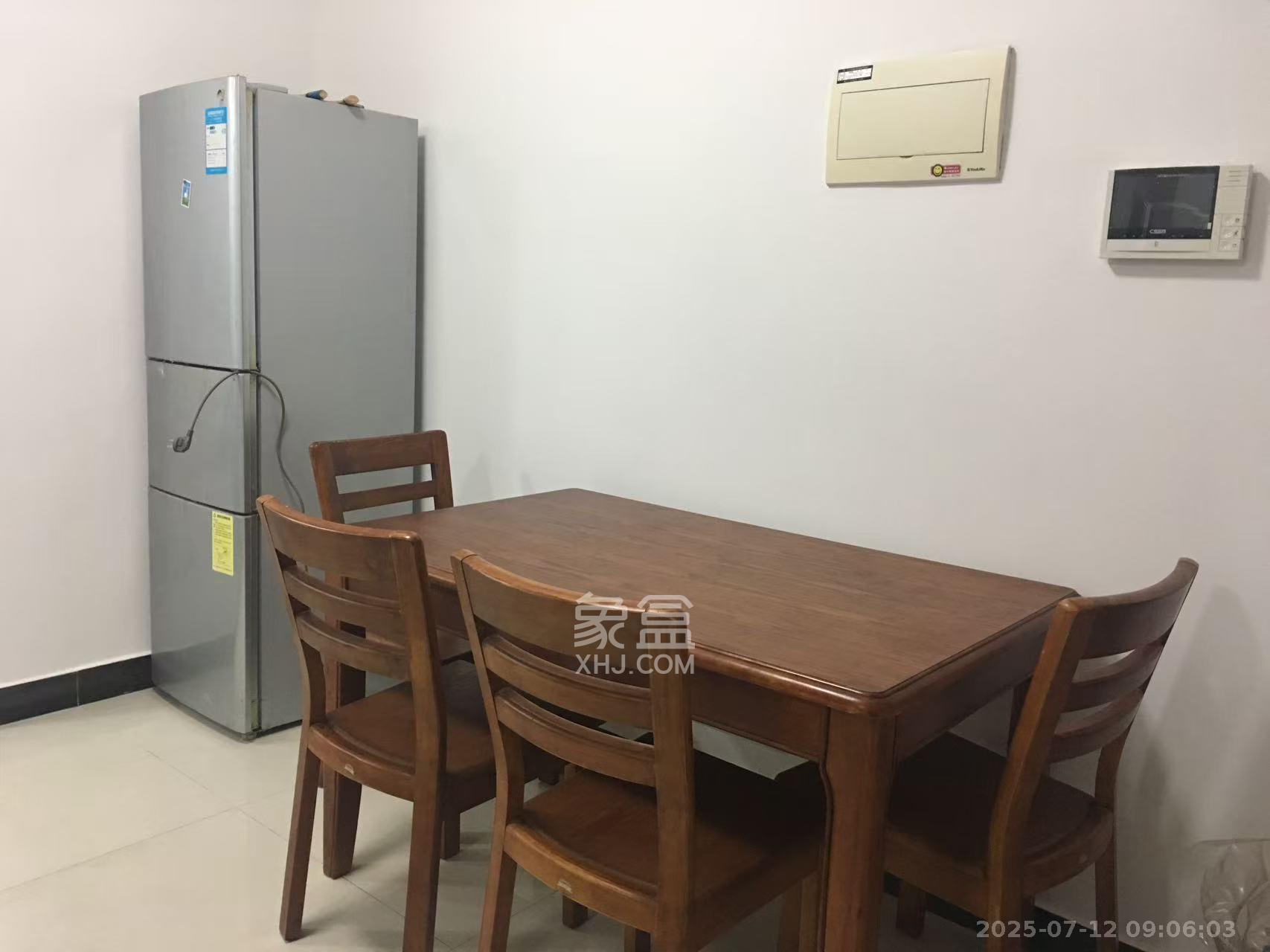 星城映象  3室2厅1卫   2400.00元/月室内图