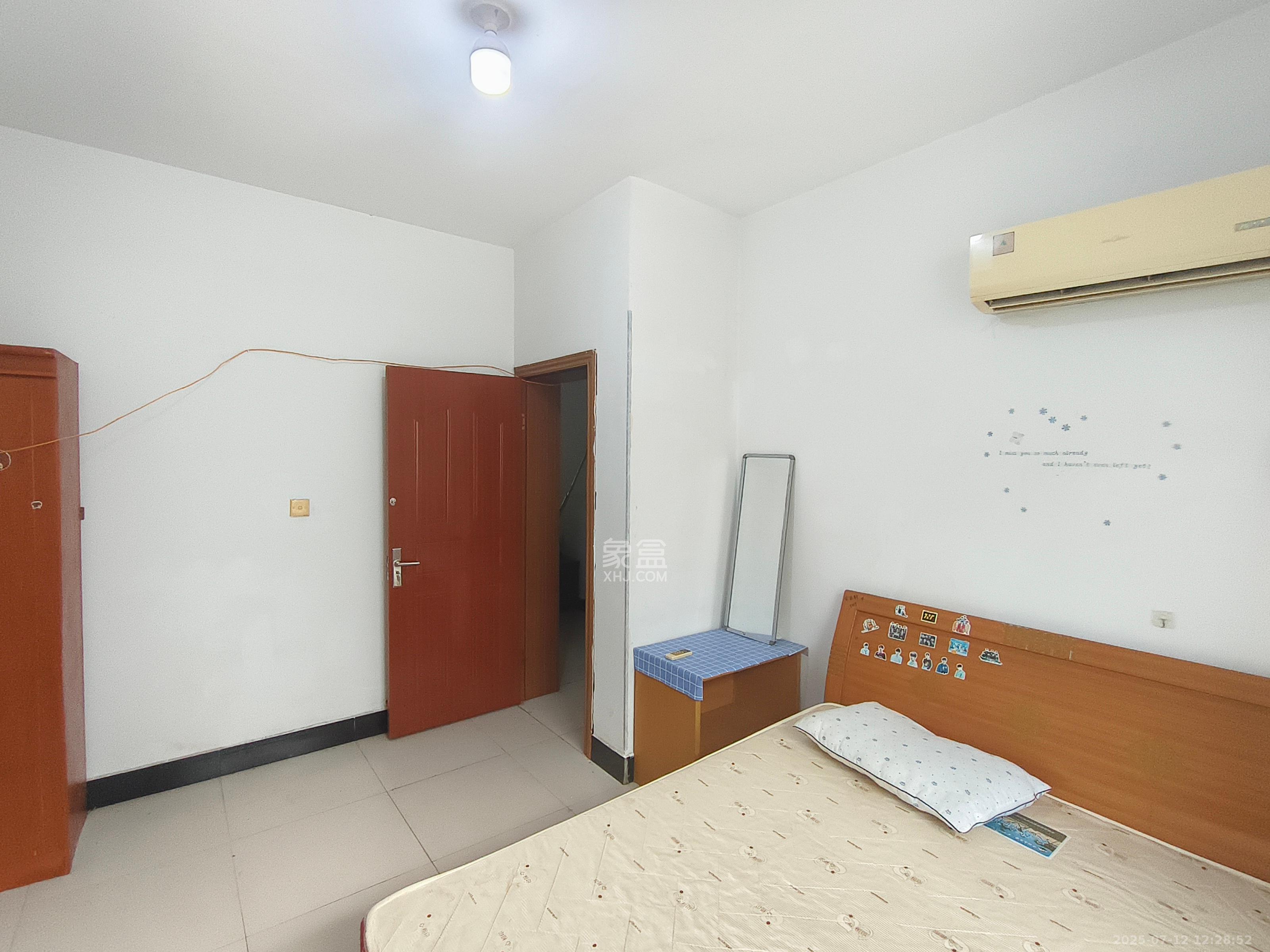 岳北社区 3室2厅2卫 2200.0元/月 岳北社区 3室2厅2卫 2200.0元/月室内图