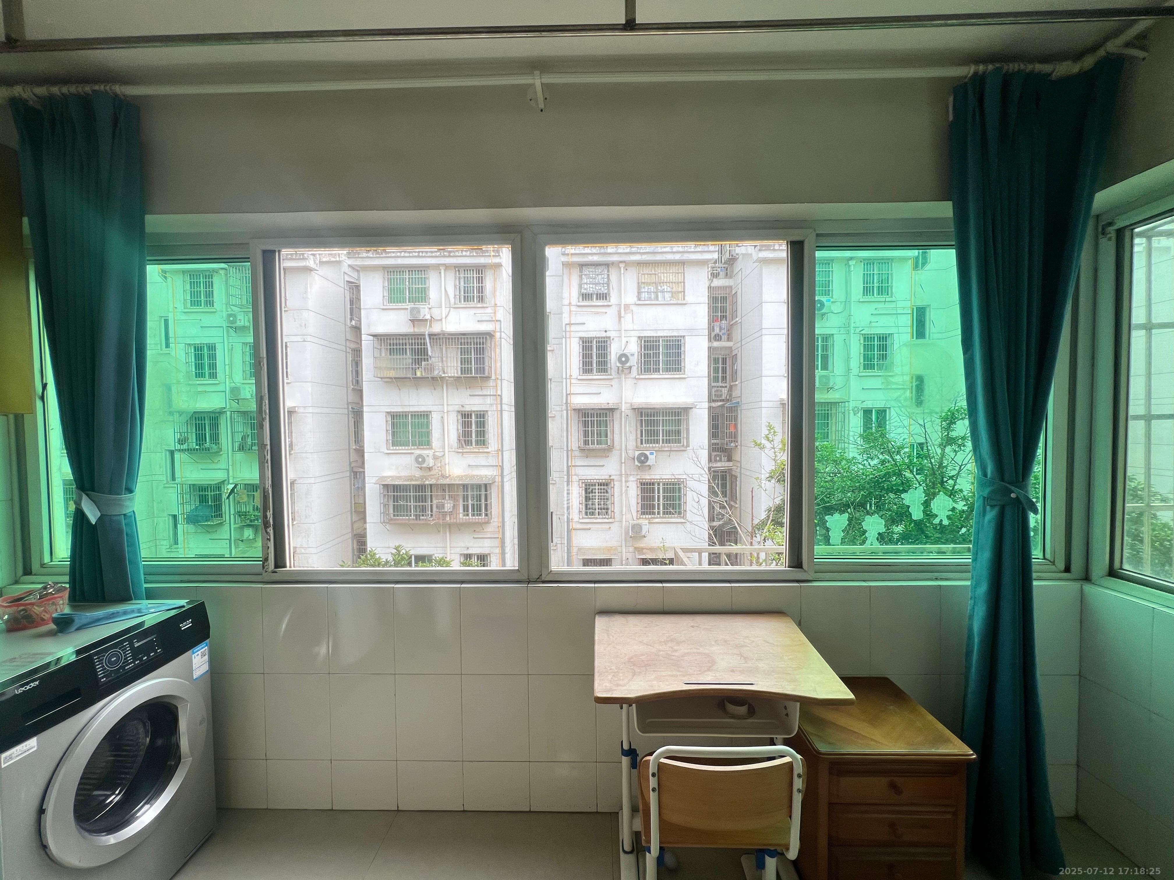 恩瑞麓山名园（龙王港小区）  3室2厅2卫    2400.0元/月室内图