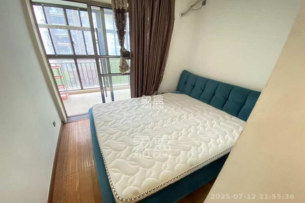 钱隆樽品(一、二、三期)  4室2厅2卫    3500.0元/月 钱隆樽品(一、二、三期)  4室2厅2卫    3500.0元/月室内图