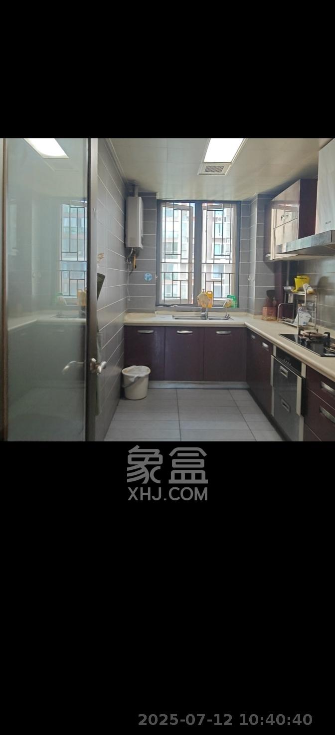 新城新世界一二三期  3室2厅2卫   3000.00元/月室内图