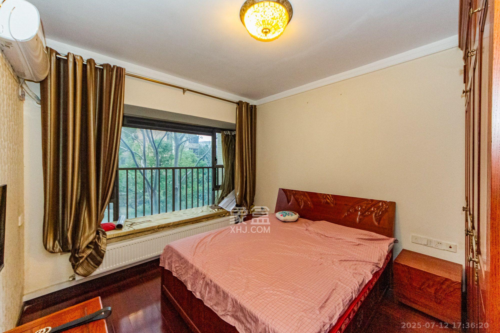 珠江花城三期锦鲤  4室2厅2卫    3600.0元/月 珠江花城三期锦鲤  4室2厅2卫    3600.0元/月室内图