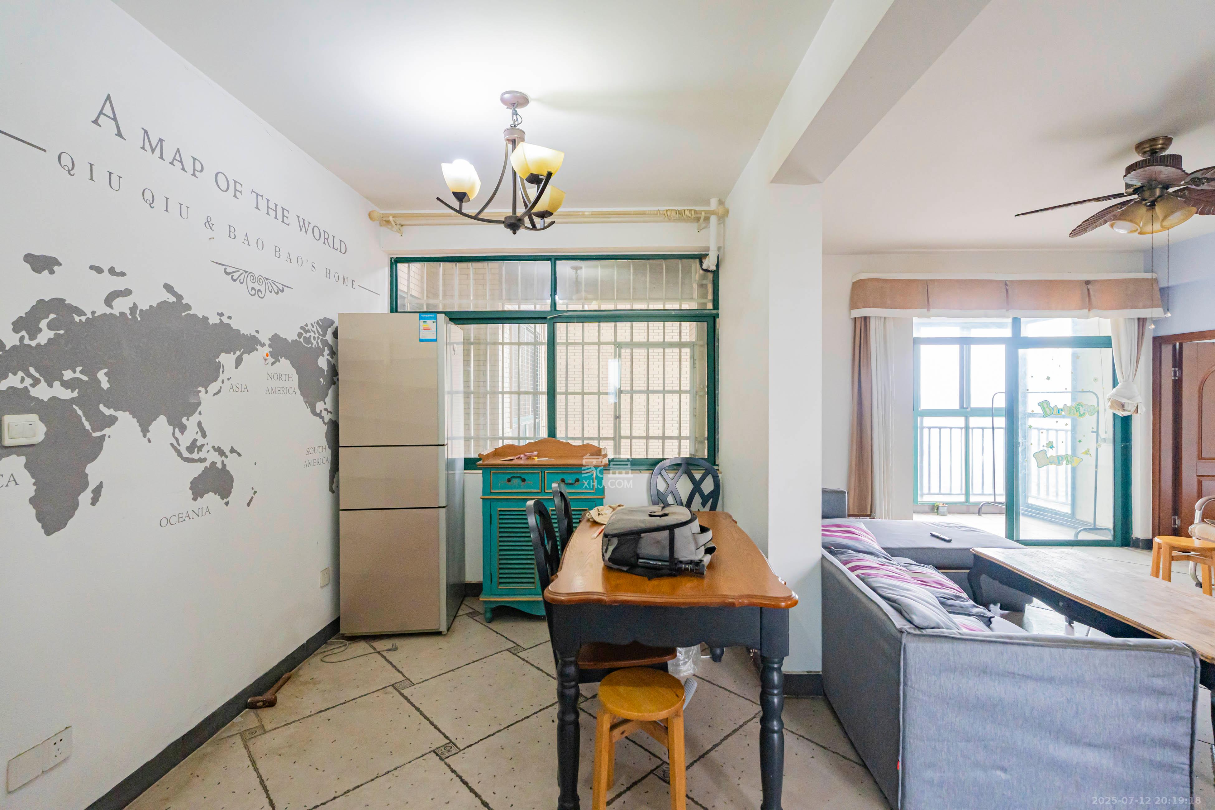 才子佳苑一期/二期 3室2厅2卫 70.0万 才子佳苑一期/二期 3室2厅2卫 70.0万客厅