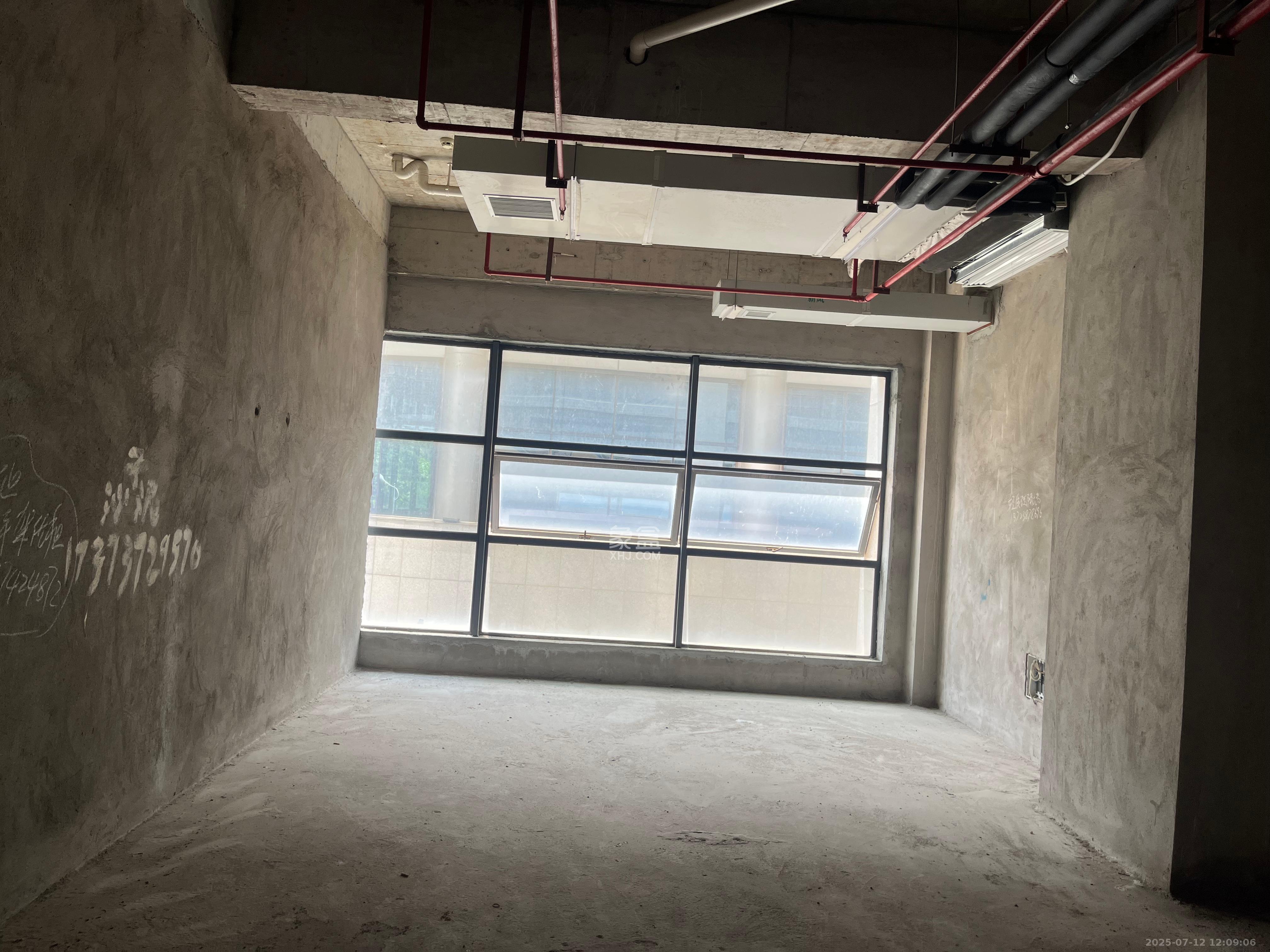 新世界广场   300.0㎡      18000.0元/月室内图