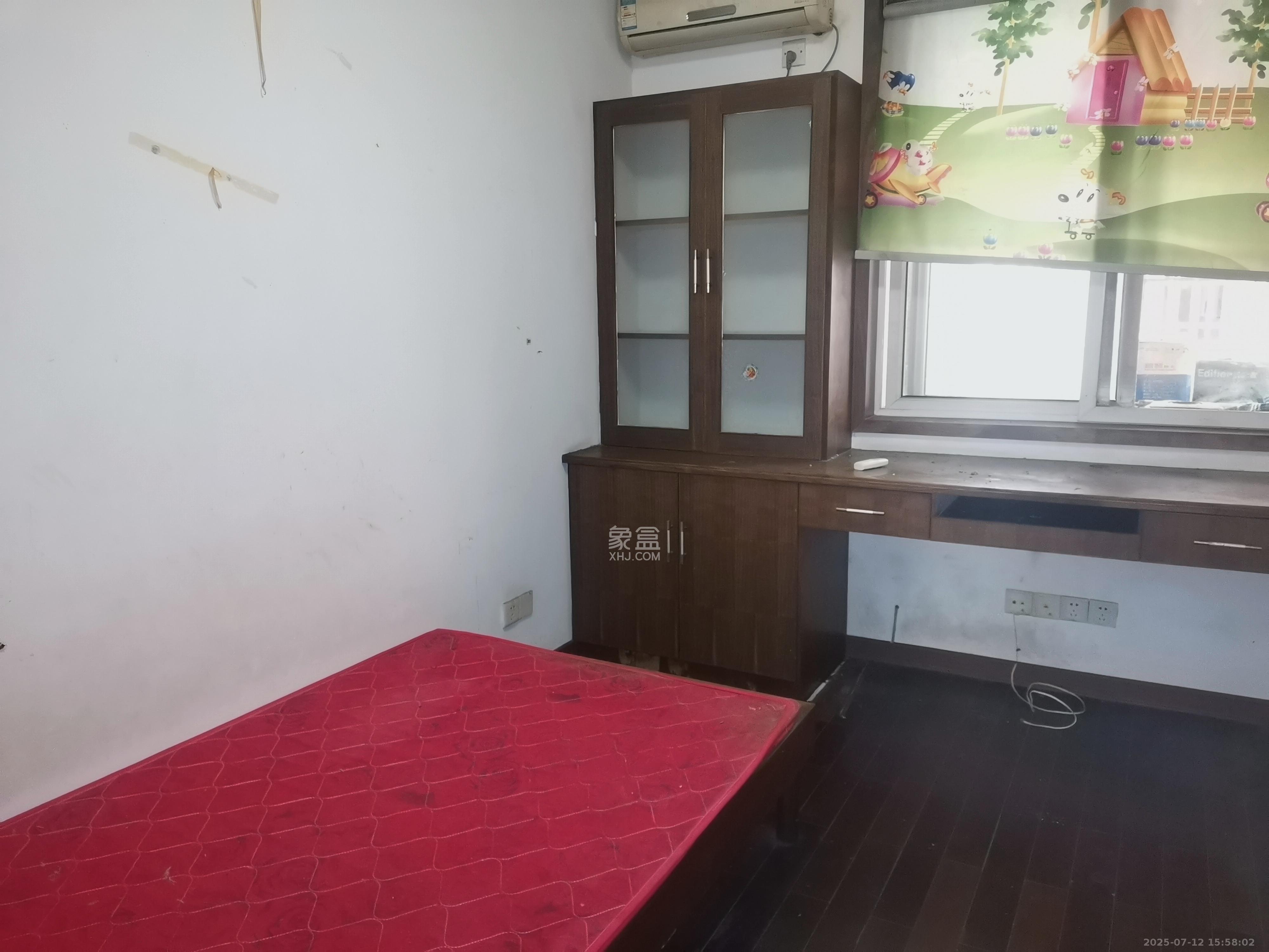 翡翠林居  3室2厅1卫   2200.00元/月室内图