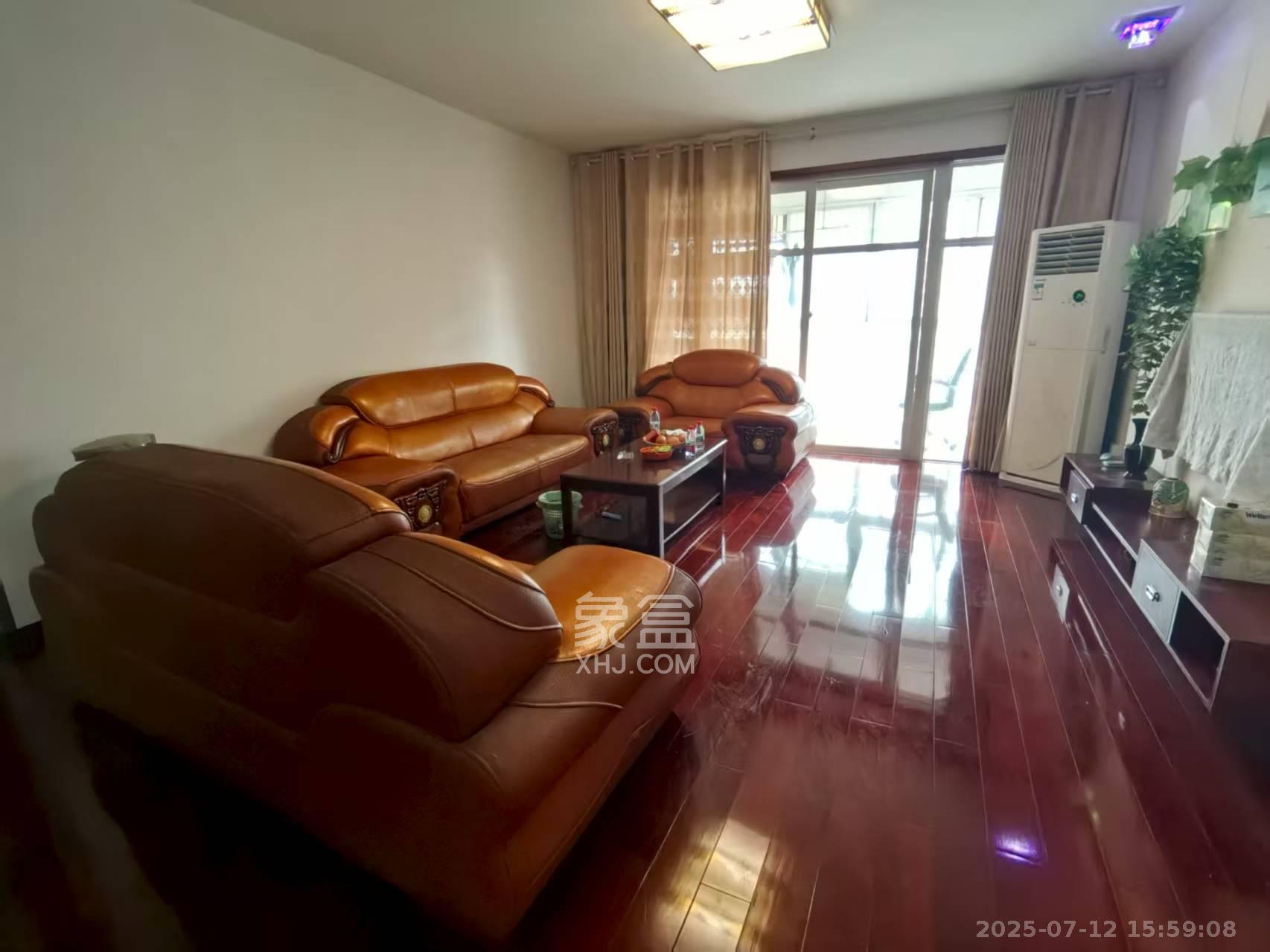 枫雅名苑  5室2厅2卫    4500.0元/月 枫雅名苑  5室2厅2卫    4500.0元/月室内图