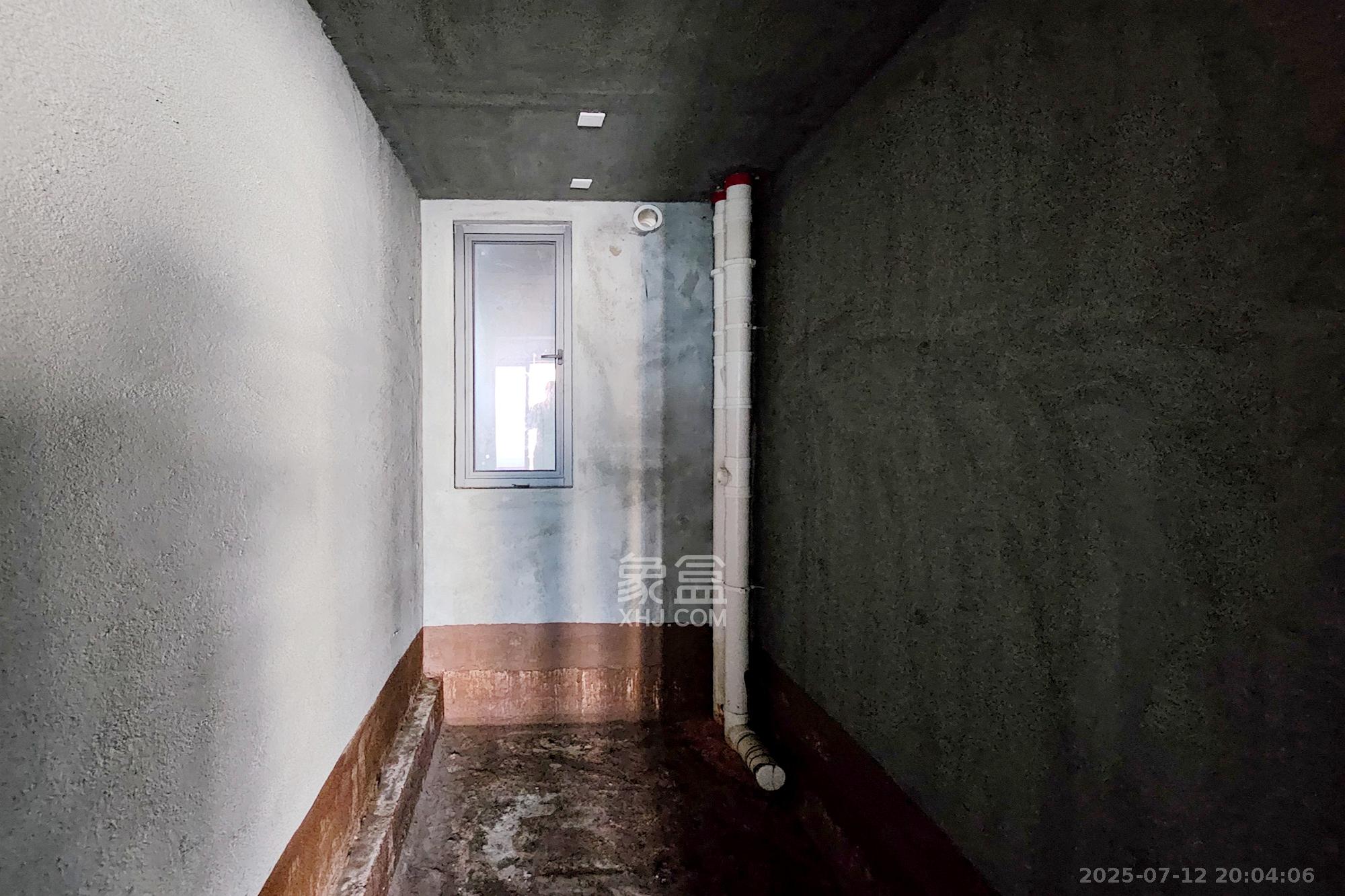 长房东旭国际 4室2厅2卫 125.0万 长房东旭国际 4室2厅2卫 125.0万卫生间