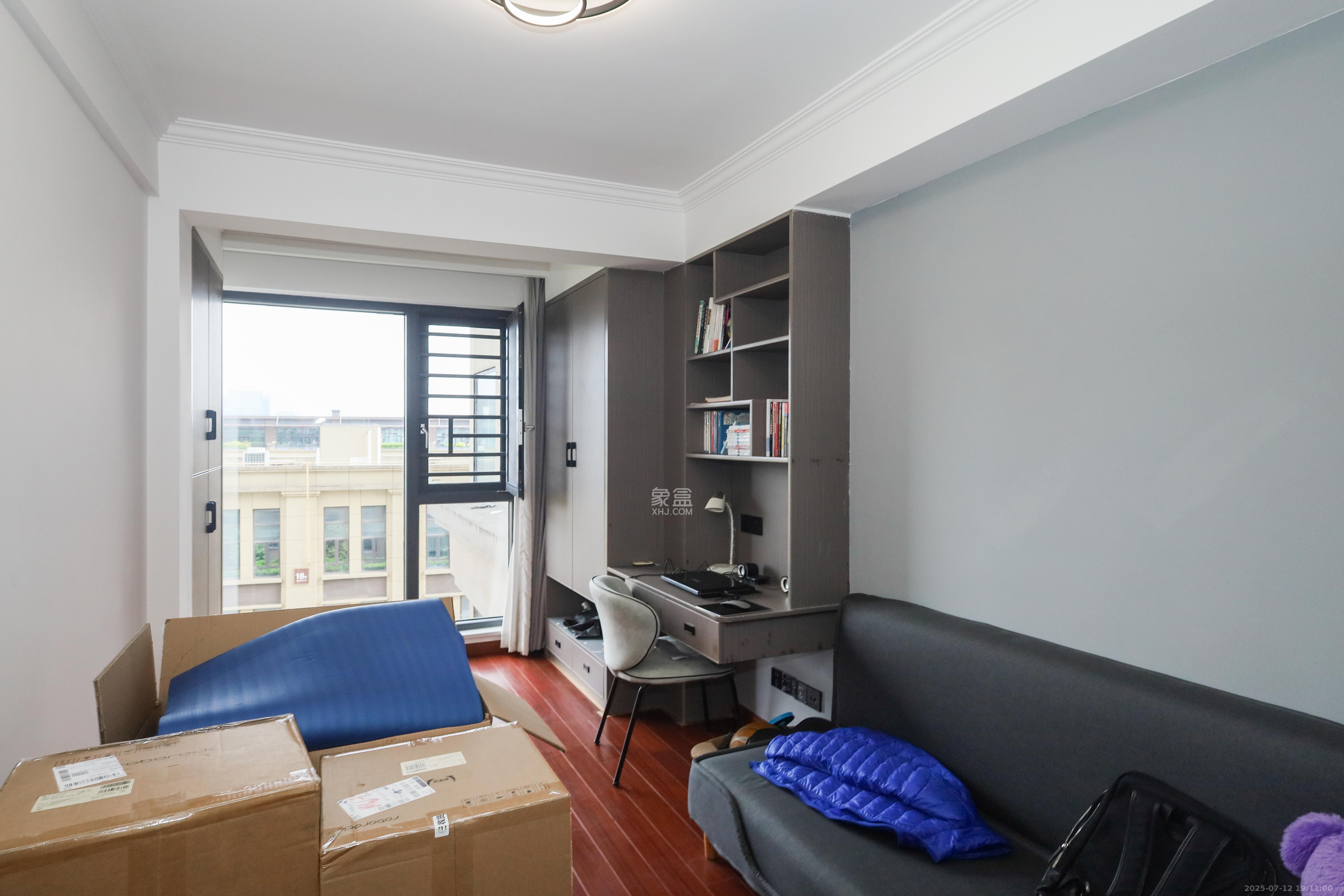 通号岭绣苑 4室2厅2卫 113.0万 通号岭绣苑 4室2厅2卫 113.0万卧室