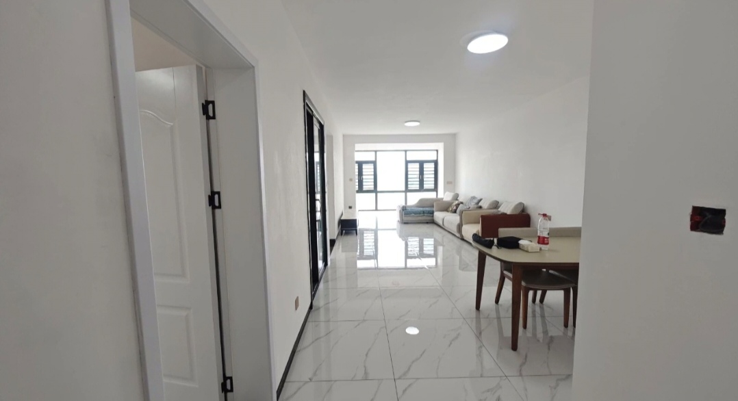 金信顺馨园  2室1厅1卫    30.8万 金信顺馨园  2室1厅1卫    30.8万客厅