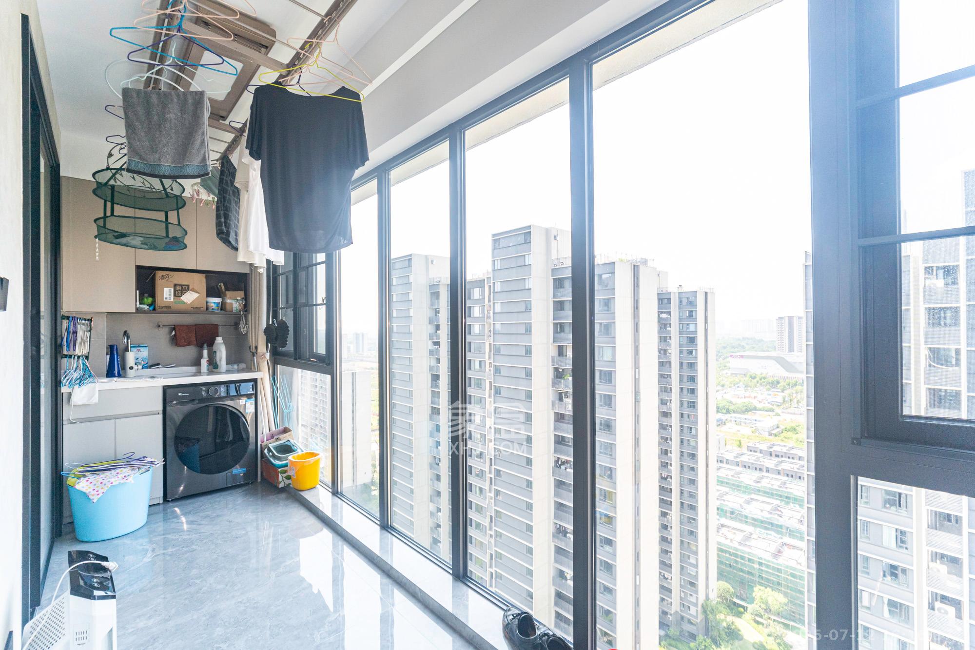 绿城美的明月江南  4室2厅2卫    155.0万 绿城美的明月江南  4室2厅2卫    155.0万阳台