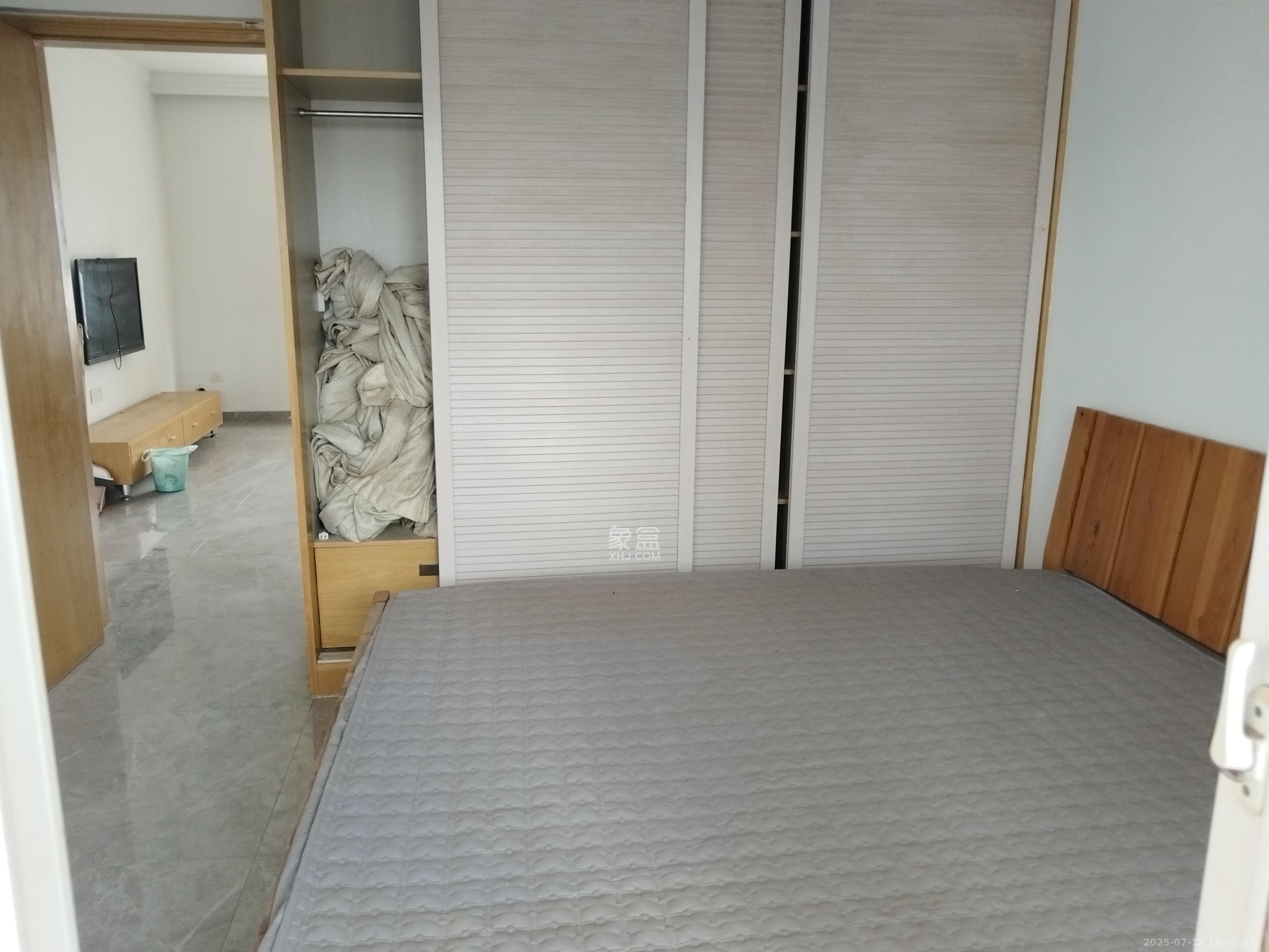 德润园  3室2厅1卫   2100.00元/月室内图