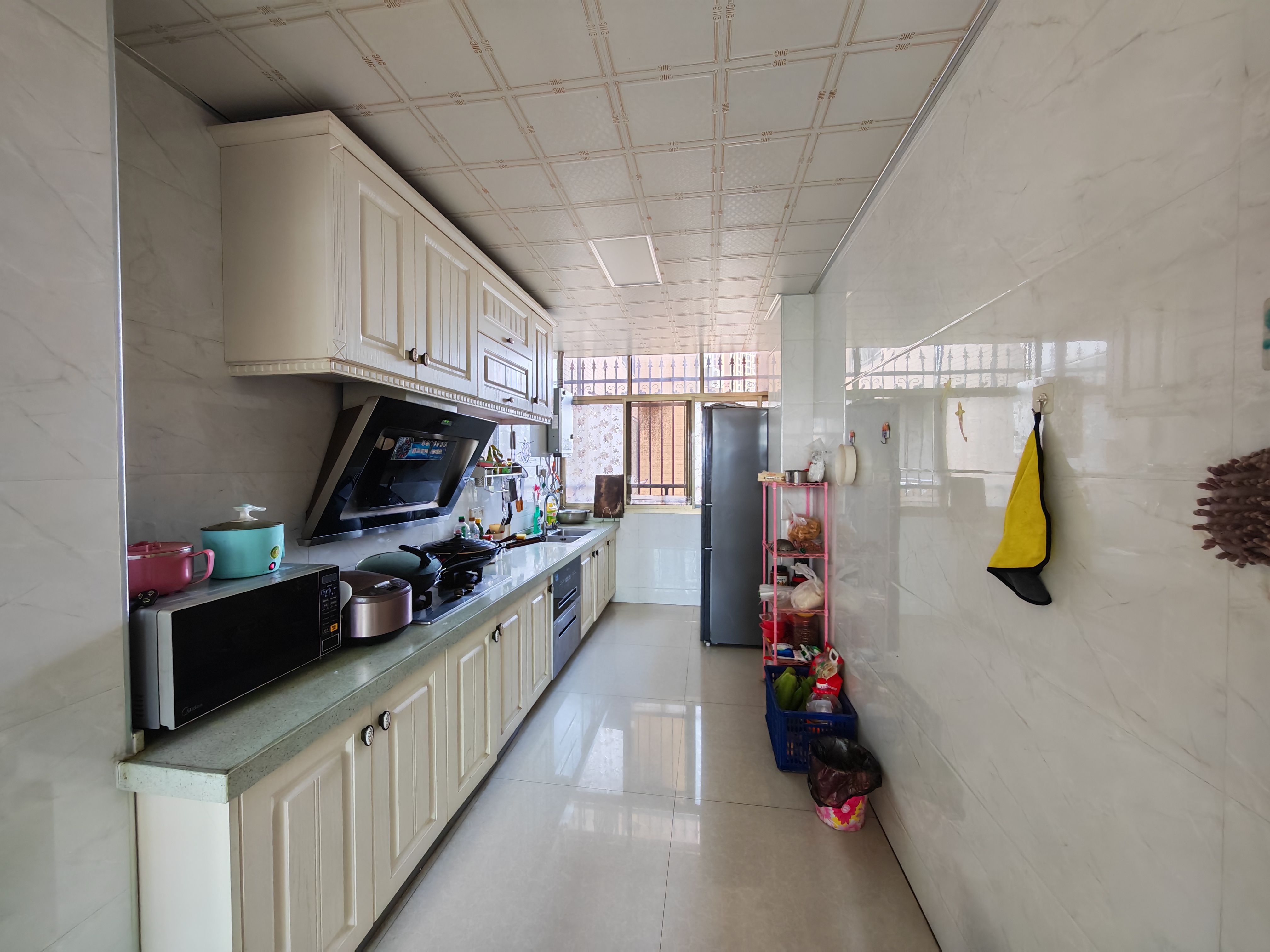 众一桂府  1室0厅0卫    72.8万 众一桂府  1室0厅0卫    72.8万客厅