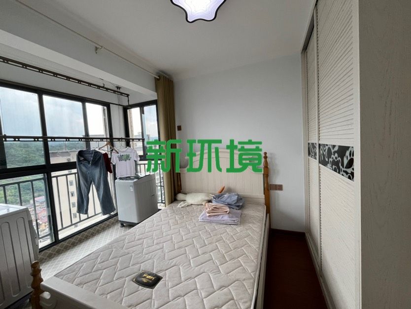 玉恒龙岸小区  3室2厅2卫    1780.0元/月室内图