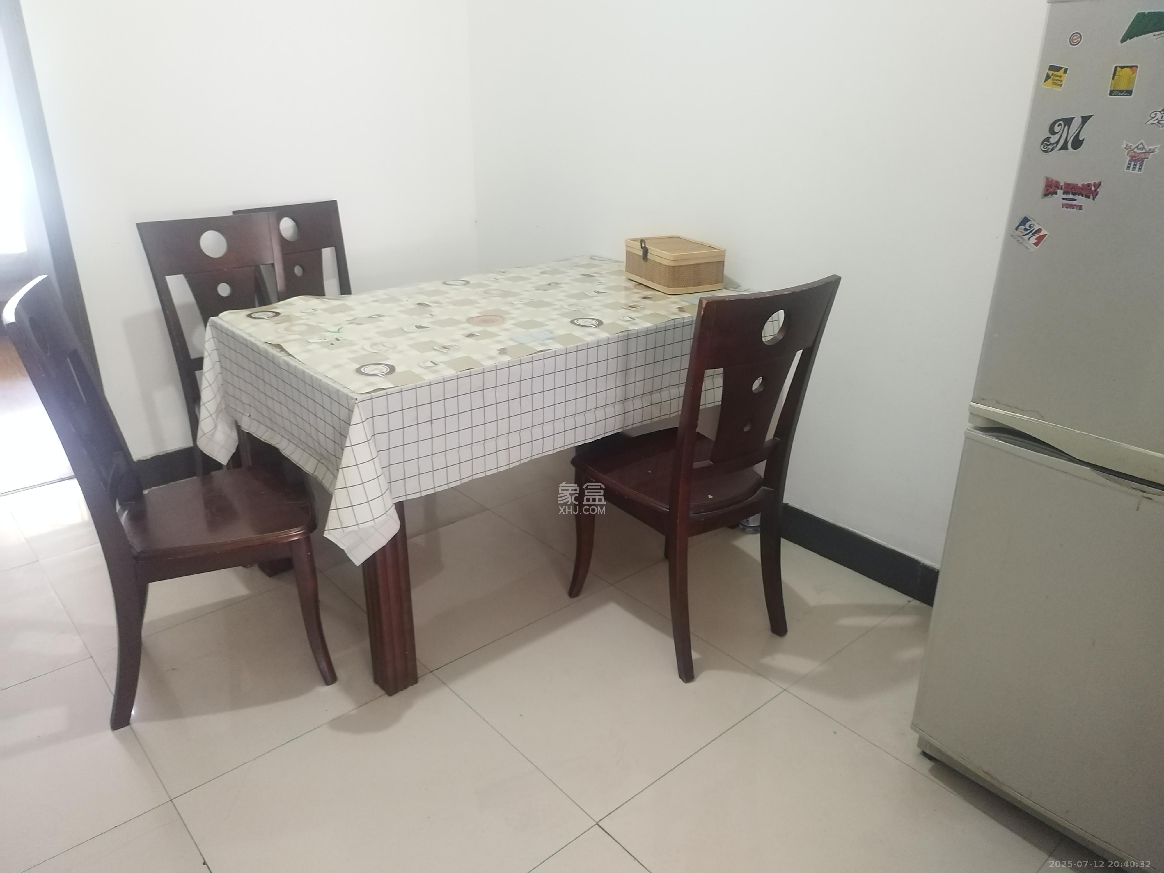 友谊社区（建湘瓷厂住宅小区）  2室2厅1卫    1600.0元/月室内图