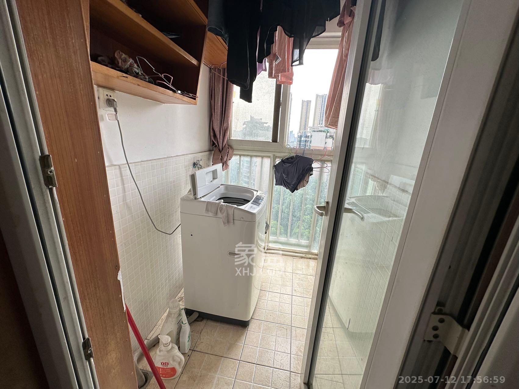 香麓丽舍  1室2厅1卫   1800.00元/月室内图