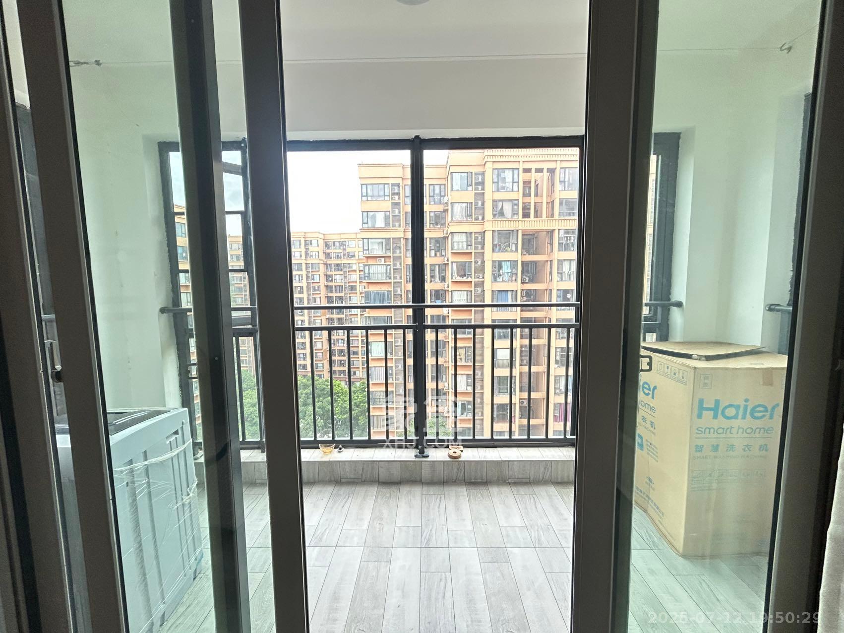 怡海星城  3室2厅2卫    2500.0元/月室内图