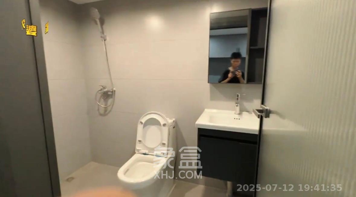 保利天禧EF区  1室1厅1卫    3000.0元/月室内图