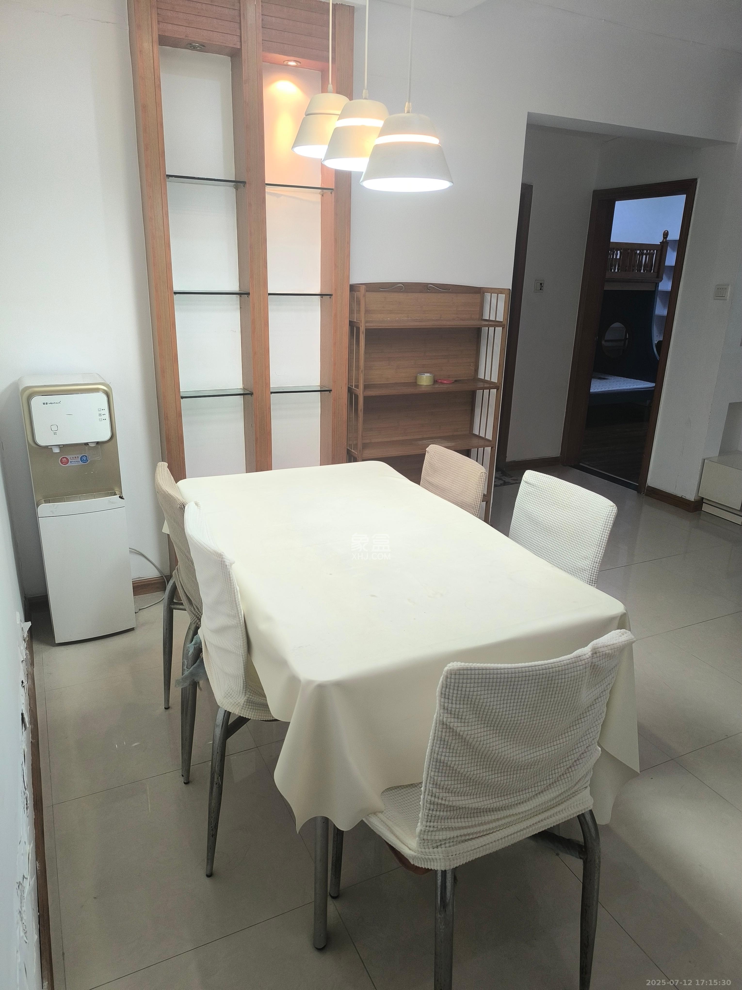 金碧文华  2室2厅1卫   2000.00元/月室内图