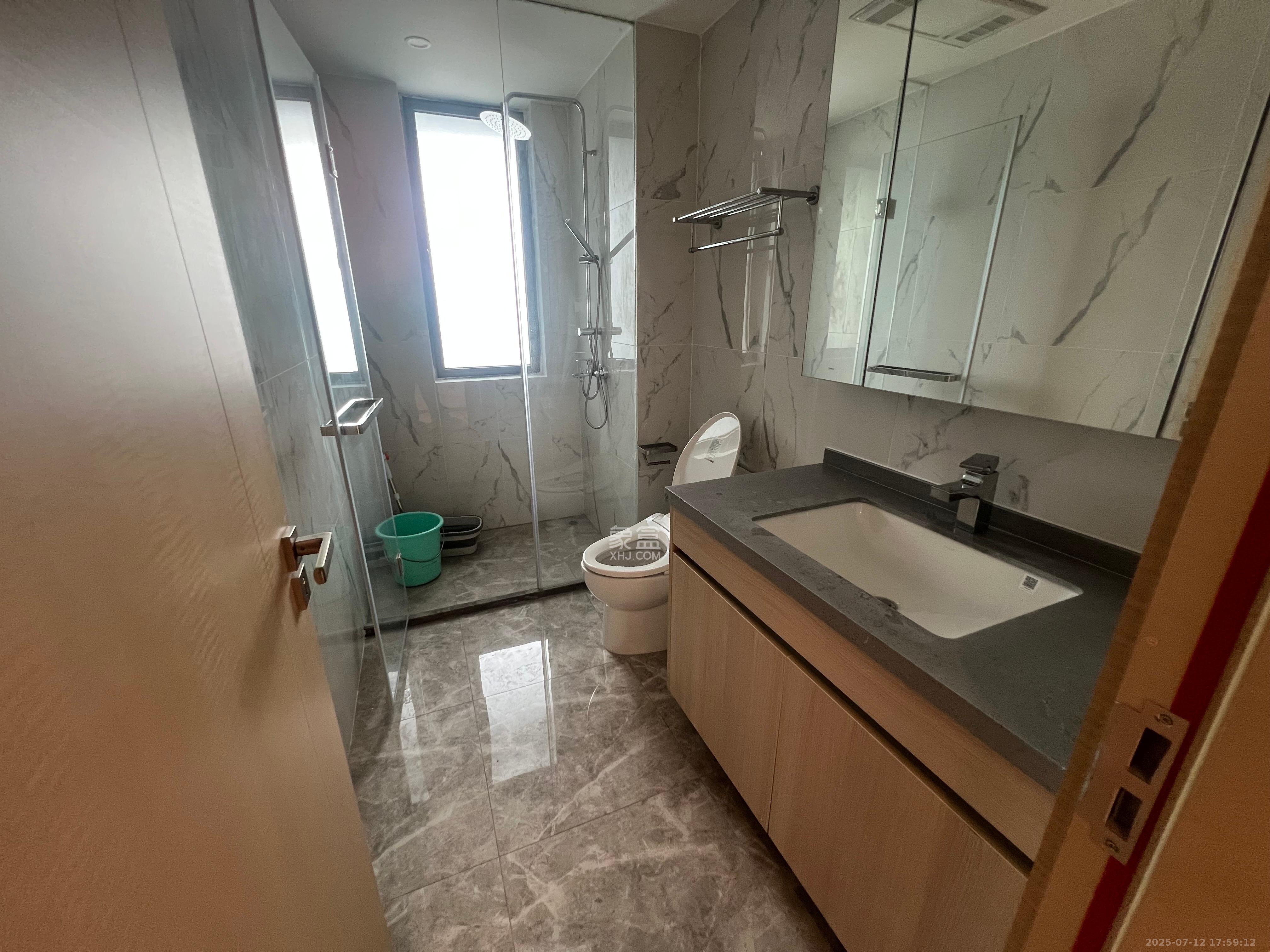 复地滨江金融中心  4室2厅2卫    5500.0元/月 复地滨江金融中心  4室2厅2卫    5500.0元/月室内图