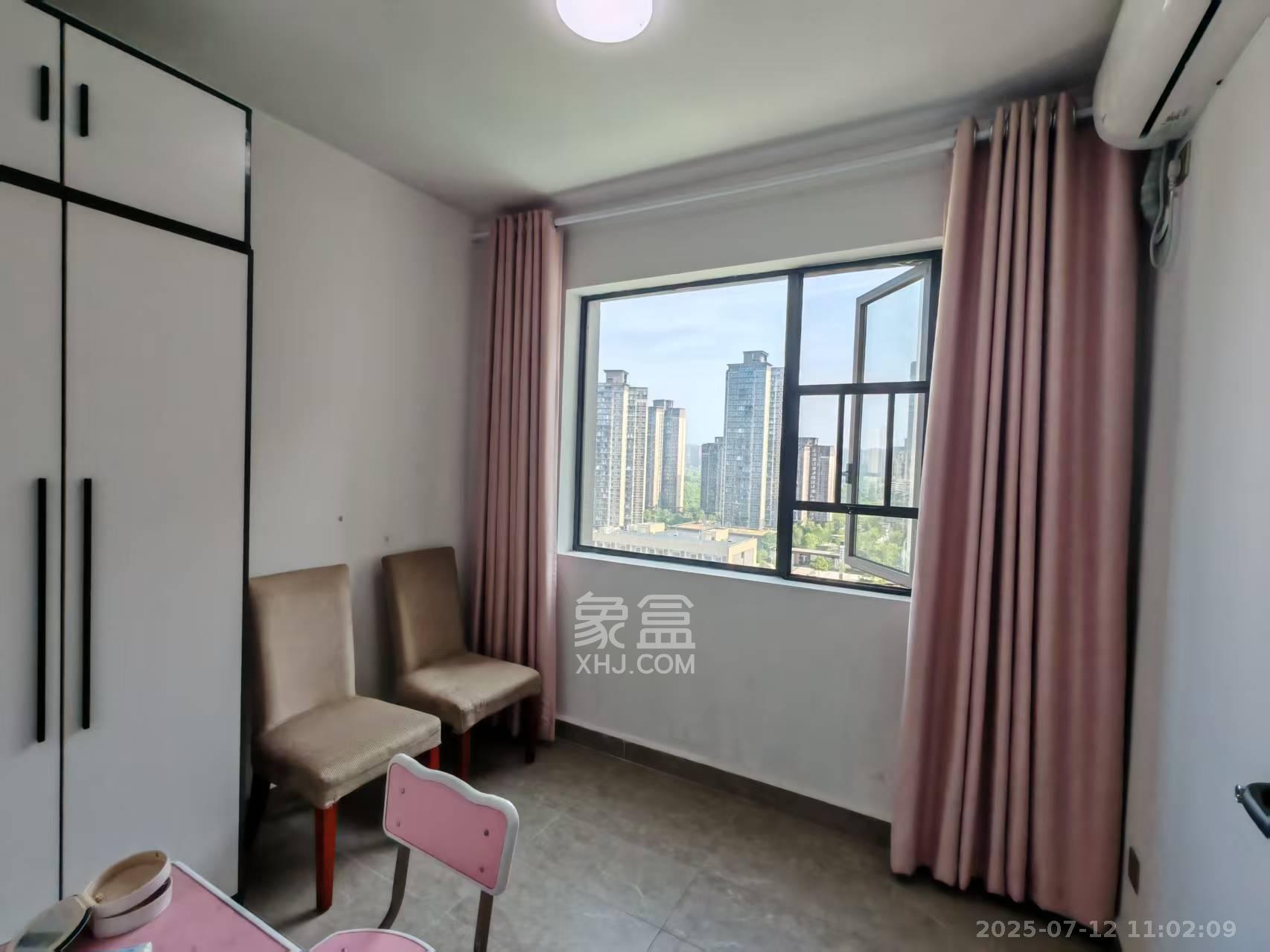 中海阅麓山二期  4室2厅2卫    3300.0元/月 中海阅麓山二期  4室2厅2卫    3300.0元/月室内图