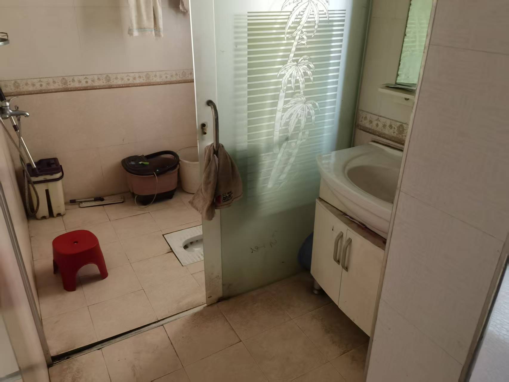 君悦华府  3室2厅2卫   72.80万卫生间