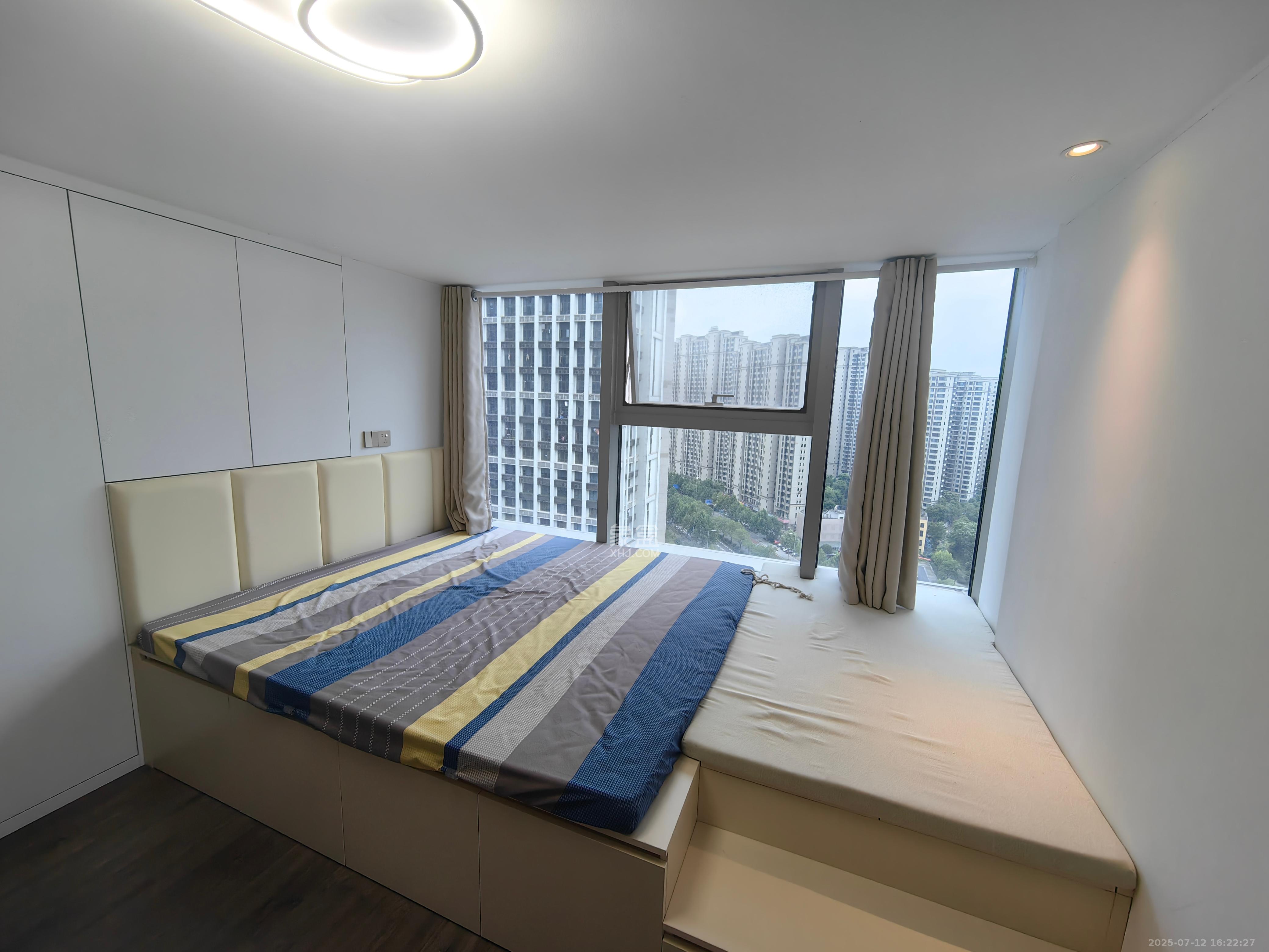 正荣梅溪紫阙台  3室2厅2卫    4600.0元/月室内图