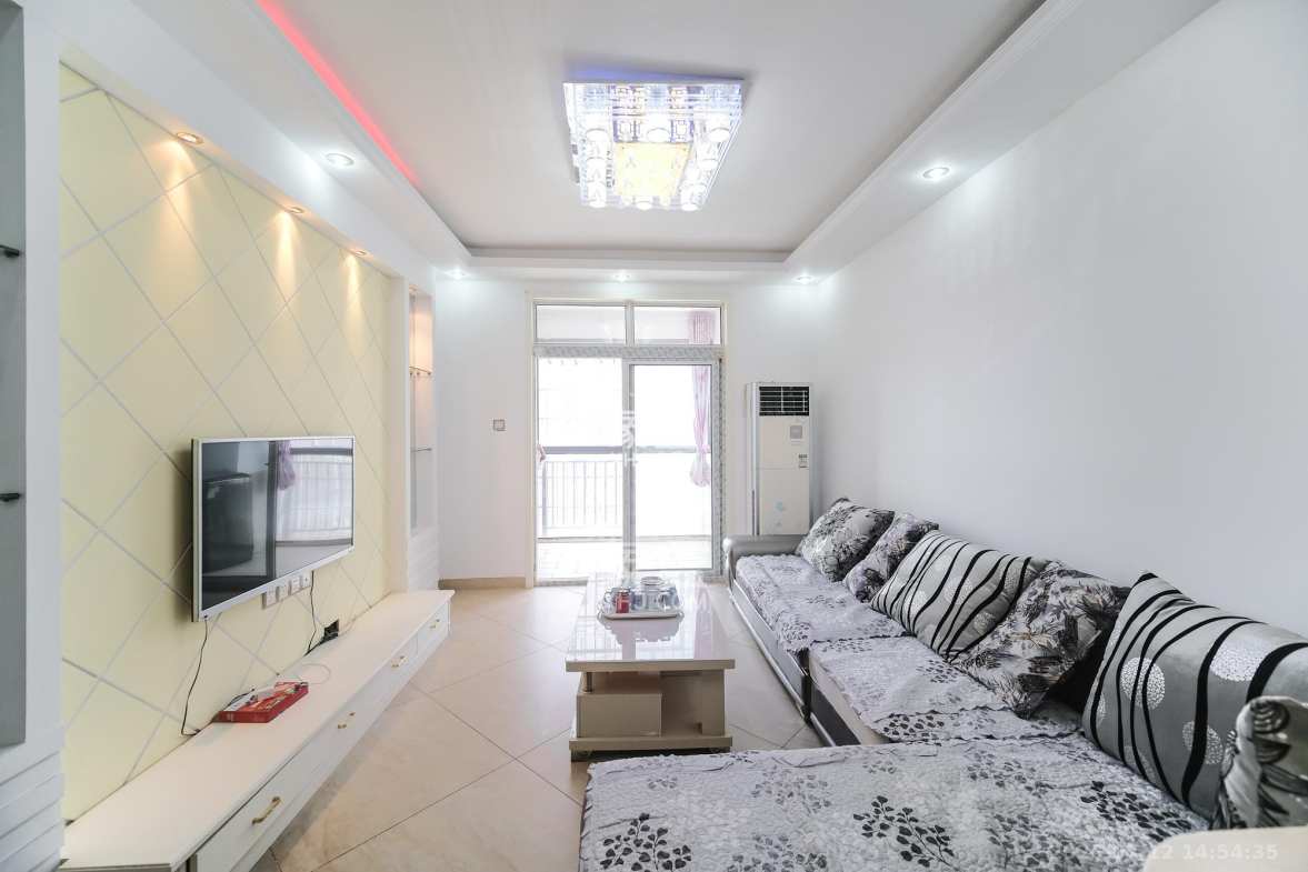 山水湾 2室2厅1卫 49.8万 山水湾 2室2厅1卫 49.8万客厅