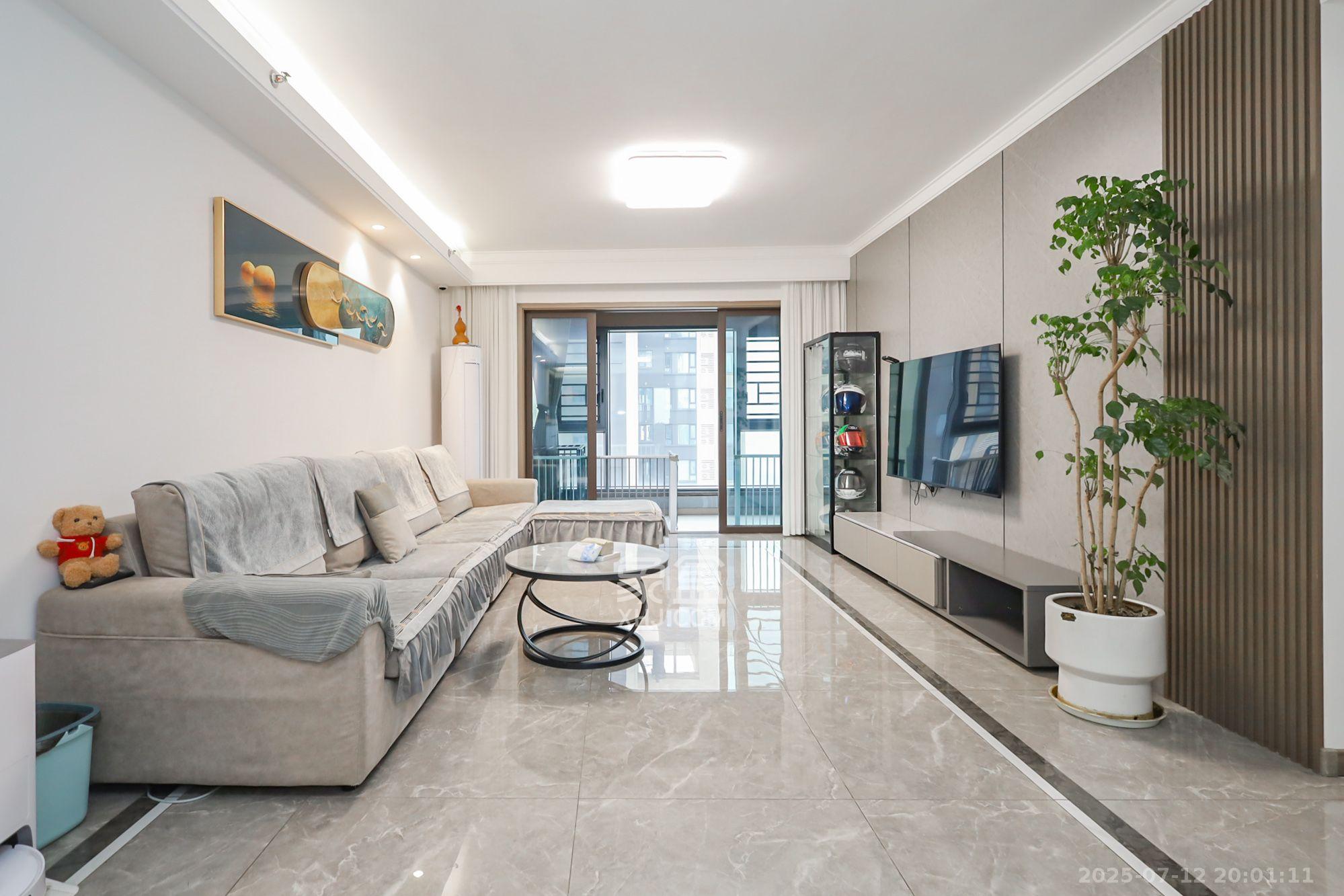 越秀悦湖台  4室2厅2卫    6000.0元/月室内图