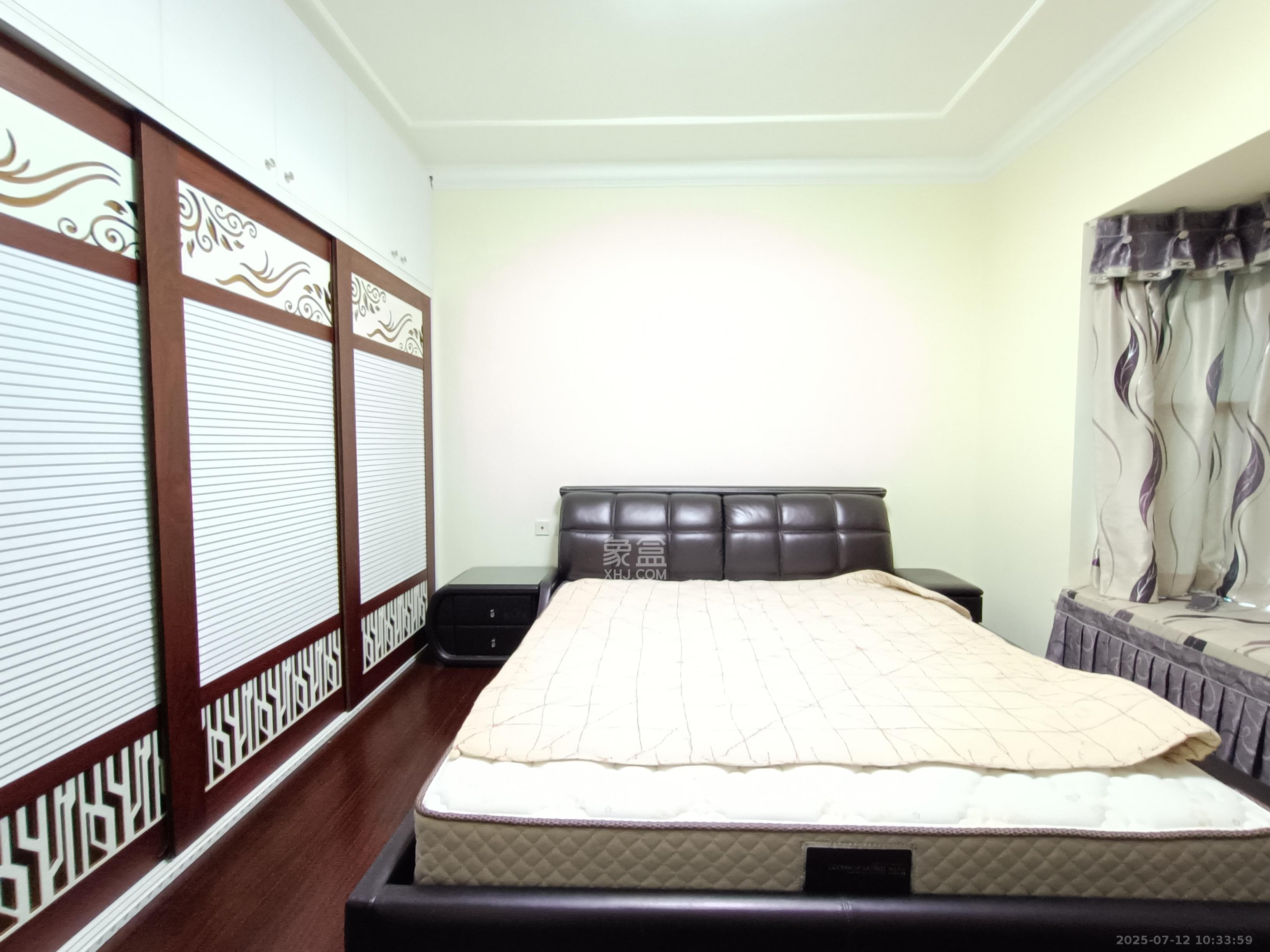 恒大城  2室2厅1卫    2200.0元/月室内图