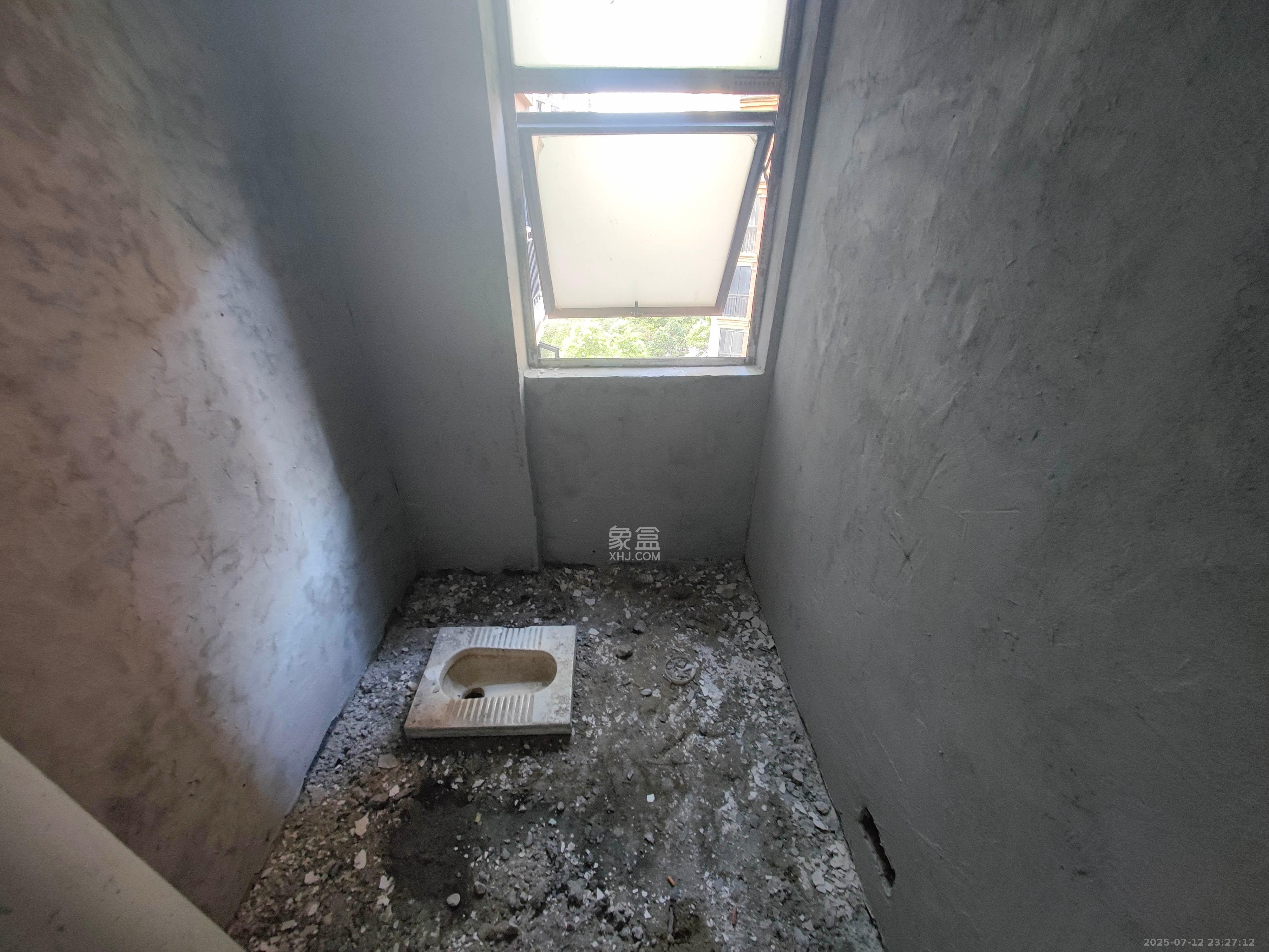 水岸天际(一期、二期) 3室2厅2卫 80.0万 水岸天际(一期、二期) 3室2厅2卫 80.0万卫生间