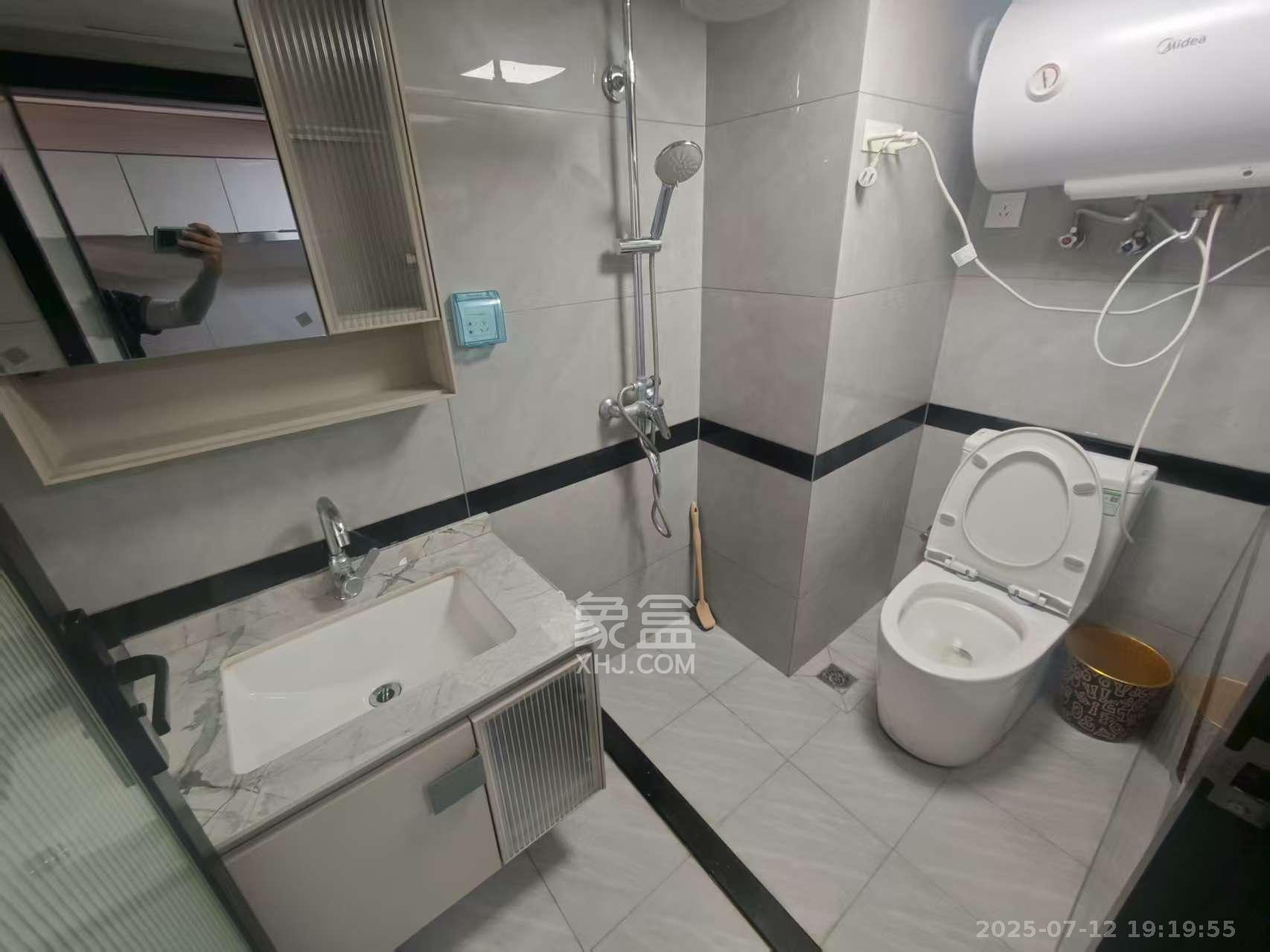 龙湖湘江星座(祺鑫星座公寓) 1室1厅1卫 1300.0元/月 龙湖湘江星座(祺鑫星座公寓) 1室1厅1卫 1300.0元/月室内图