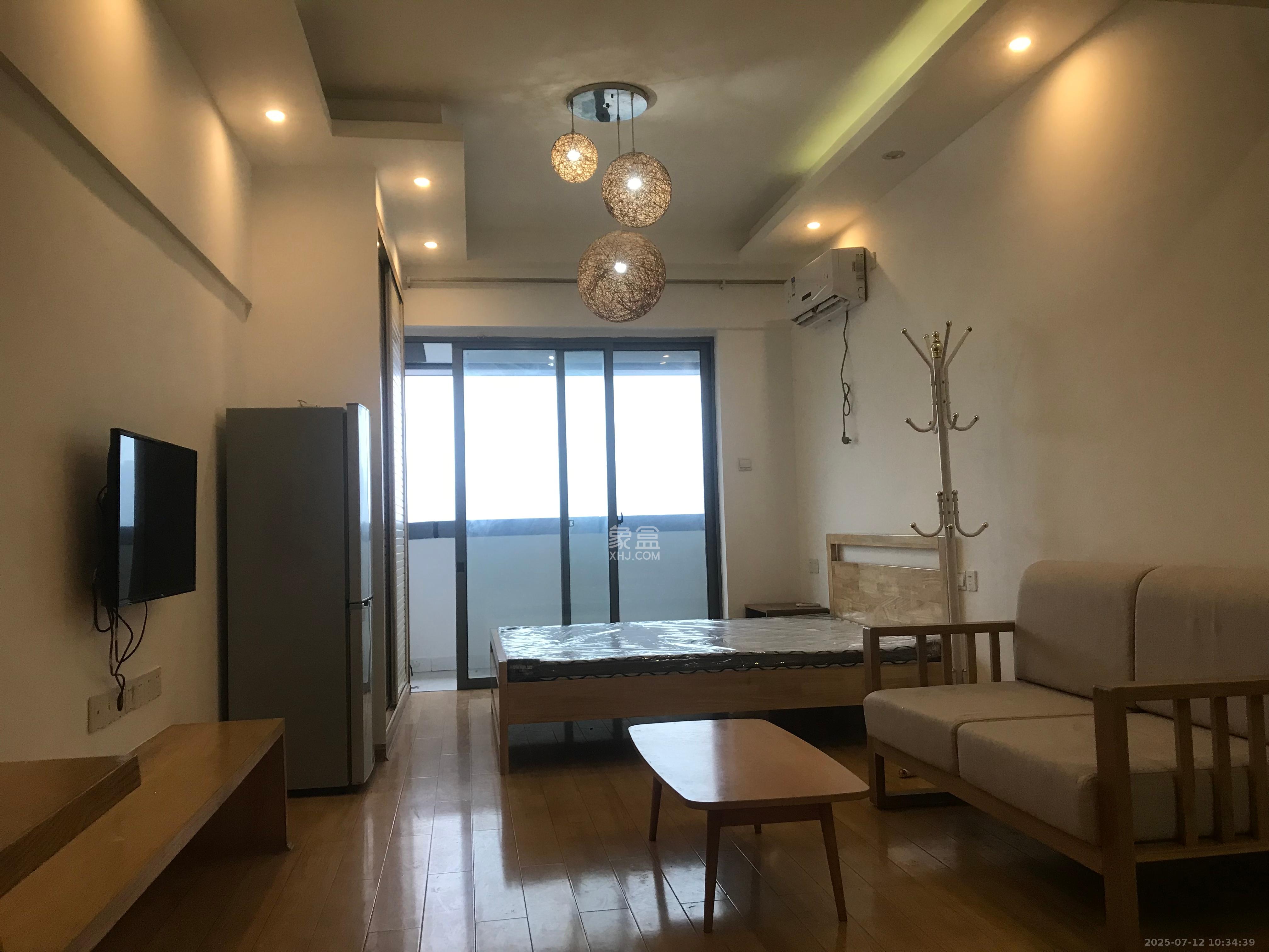 东怡外国(南湖一号)  1室1厅1卫    2200.0元/月 东怡外国(南湖一号)  1室1厅1卫    2200.0元/月室内图