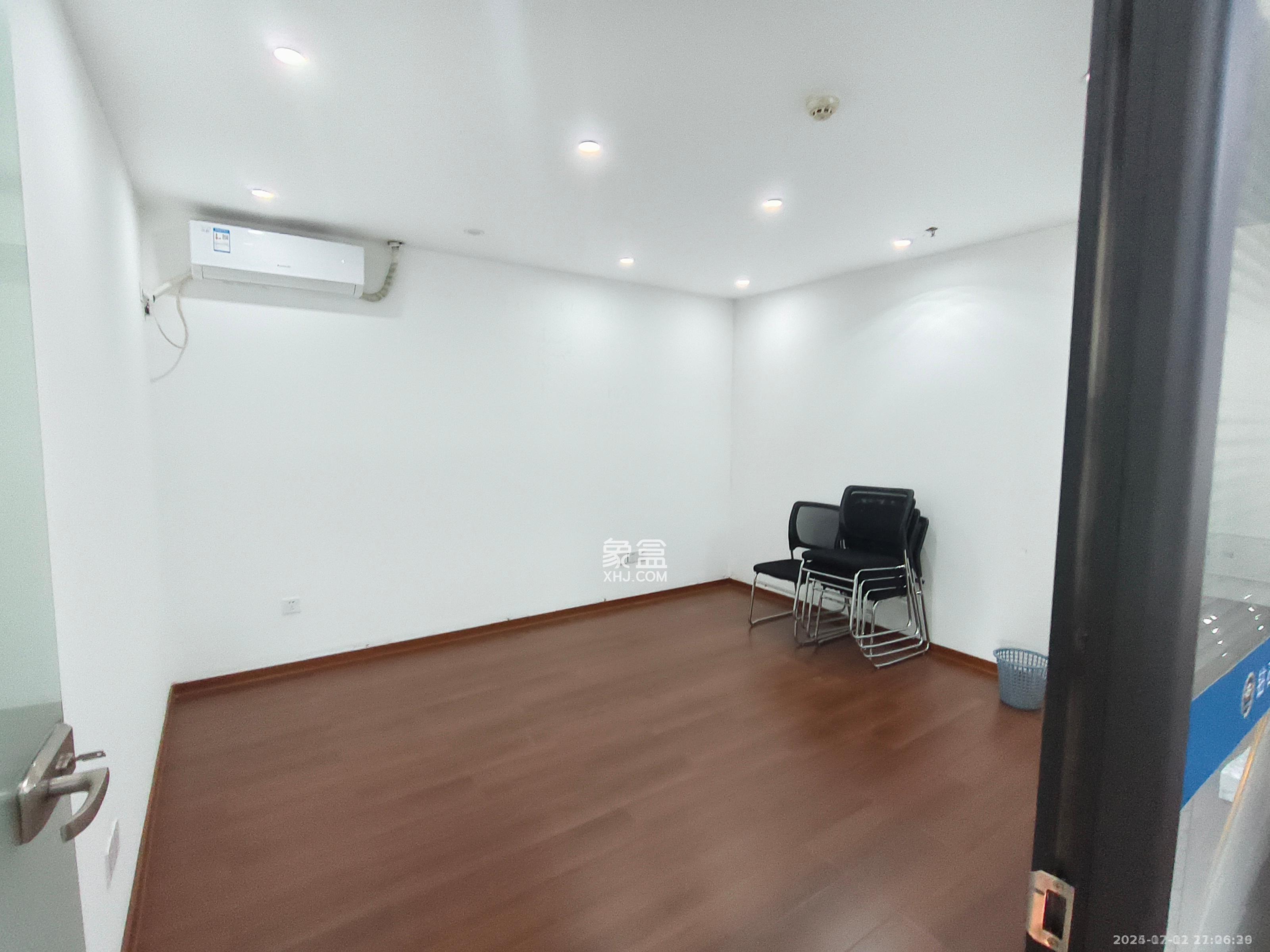 湘域中央  4室1厅0卫   7500.00元/月室内图