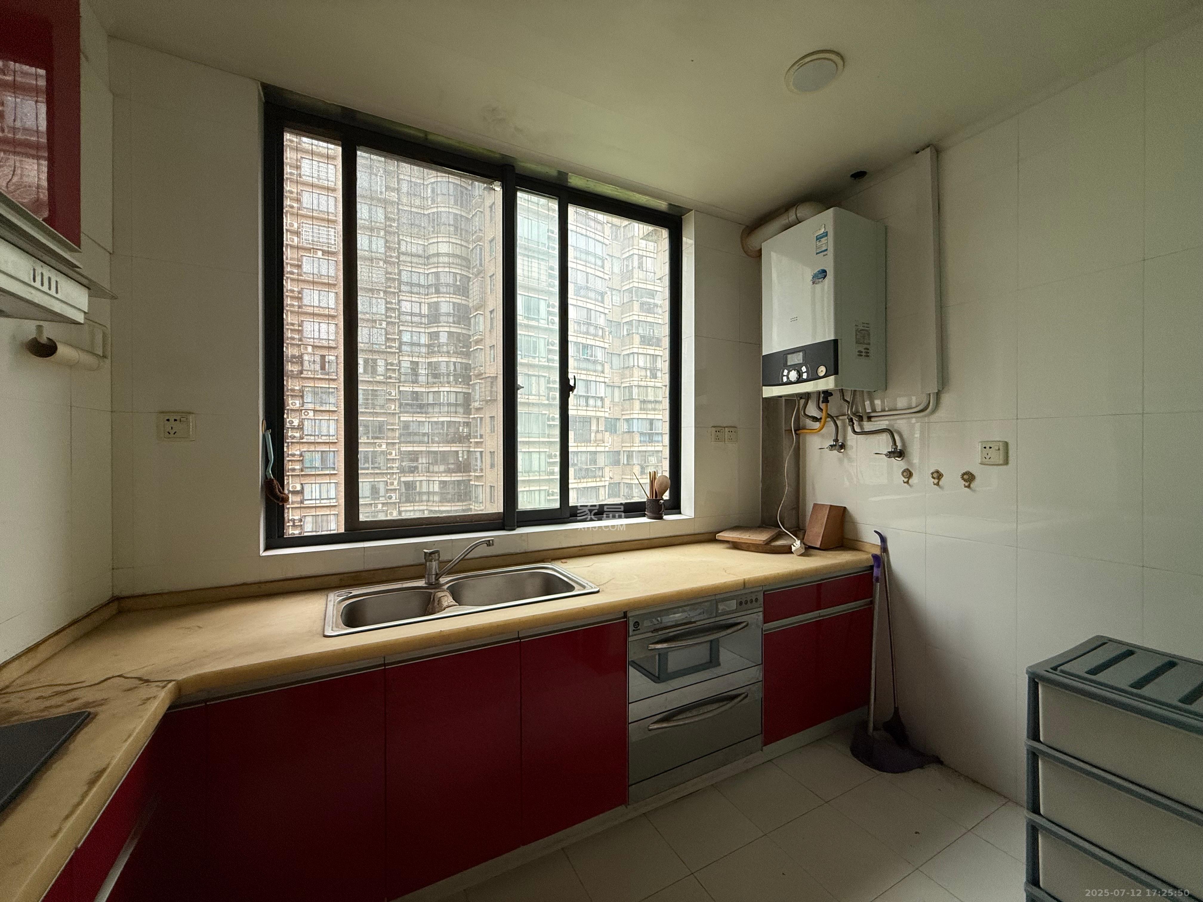 湘水一城(一期) 3室2厅2卫 2500.0元/月 湘水一城(一期) 3室2厅2卫 2500.0元/月室内图