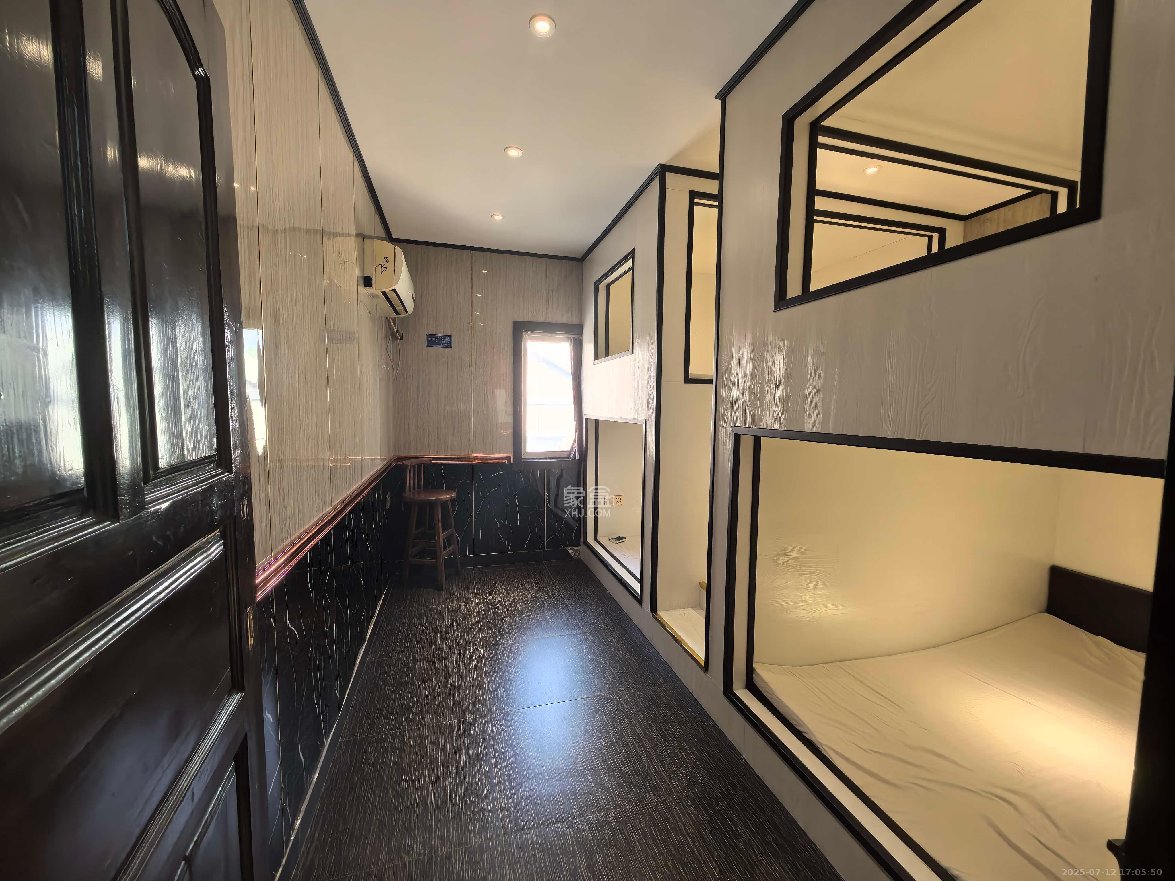 悦禧国际山庄 7室4厅4卫 8000.0元/月 悦禧国际山庄 7室4厅4卫 8000.0元/月室内图