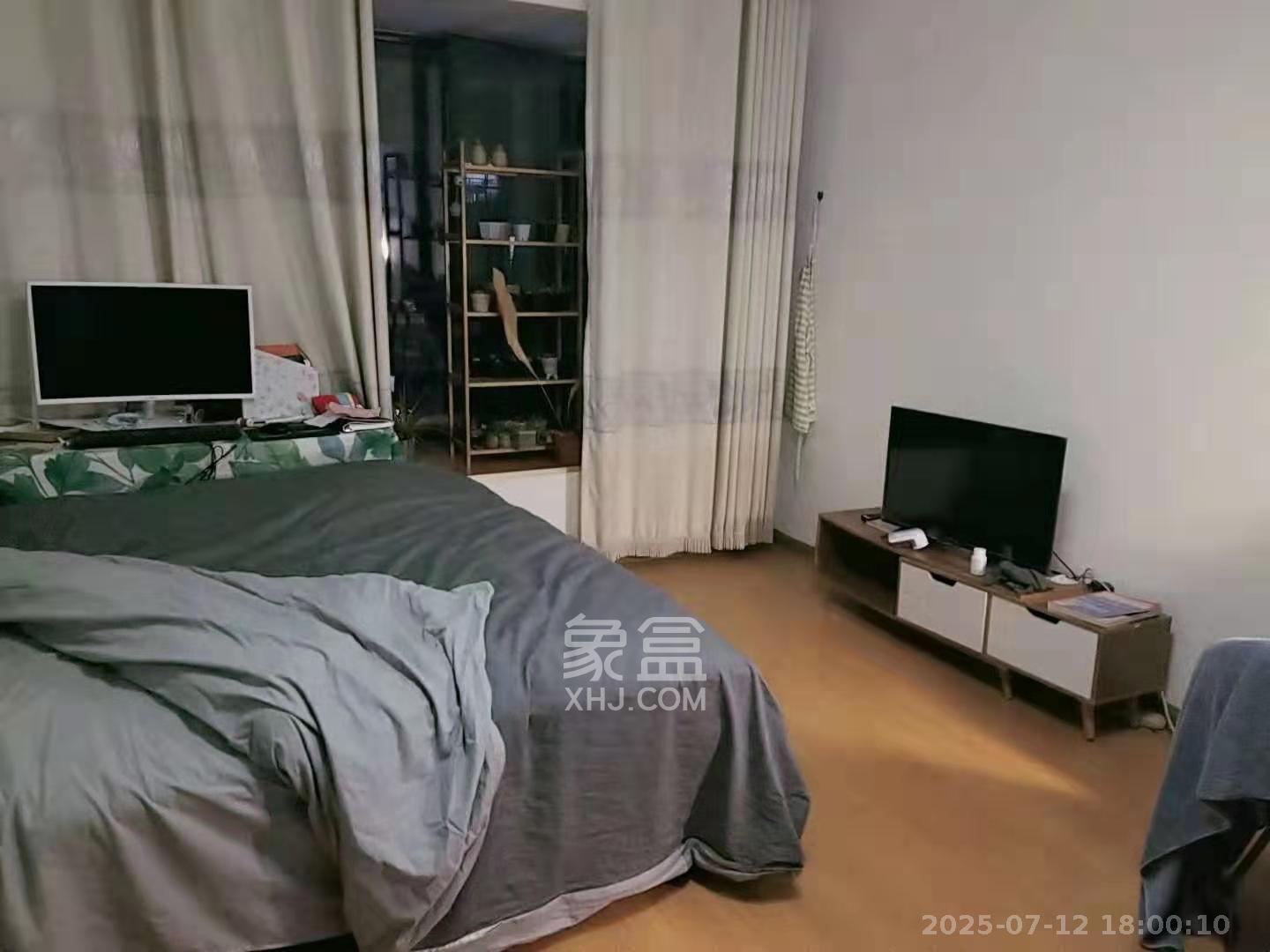 三万英尺  1室1厅1卫   2000.00元/月室内图